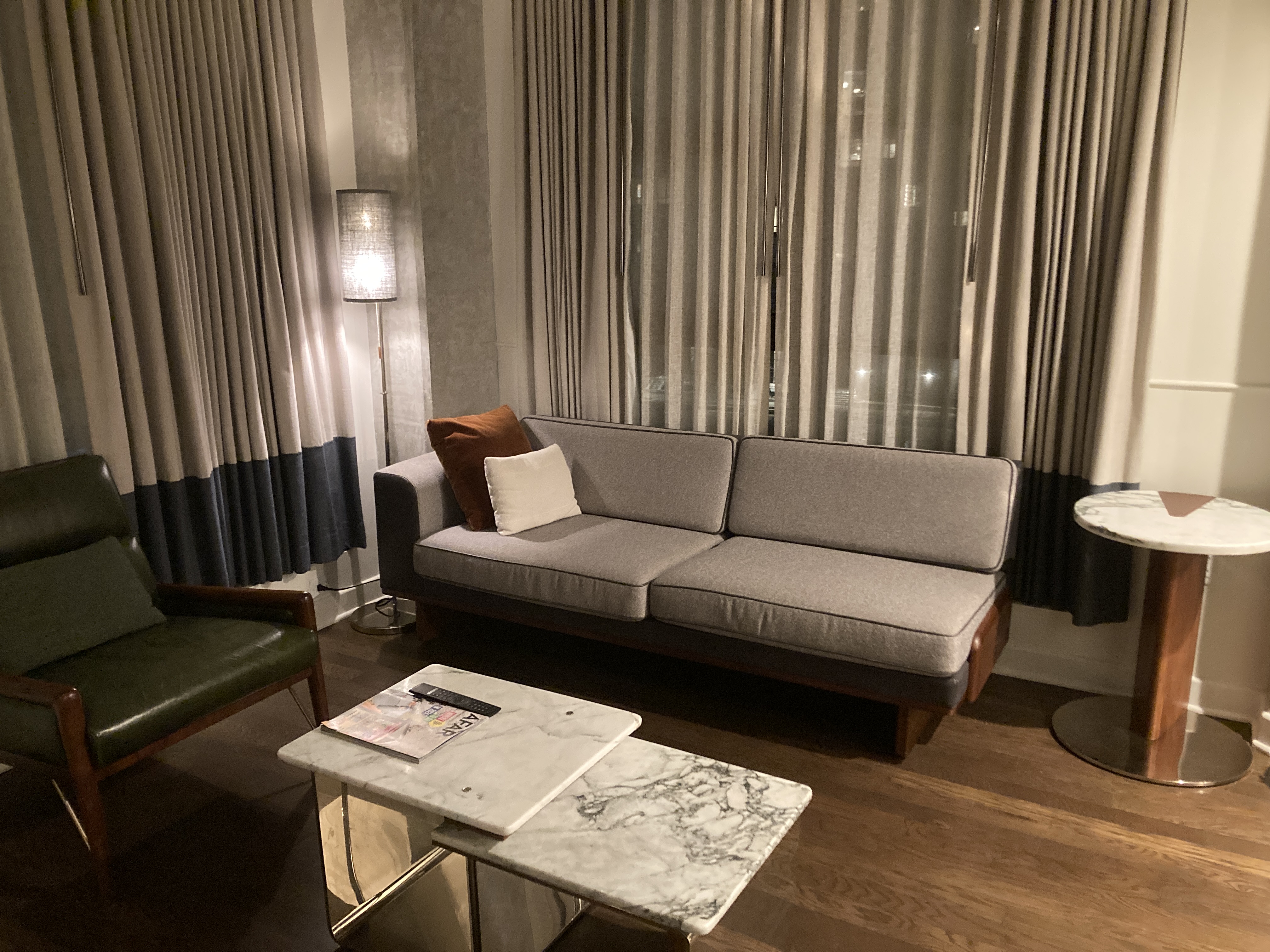 Thompson Washington DC junior suite sitting area