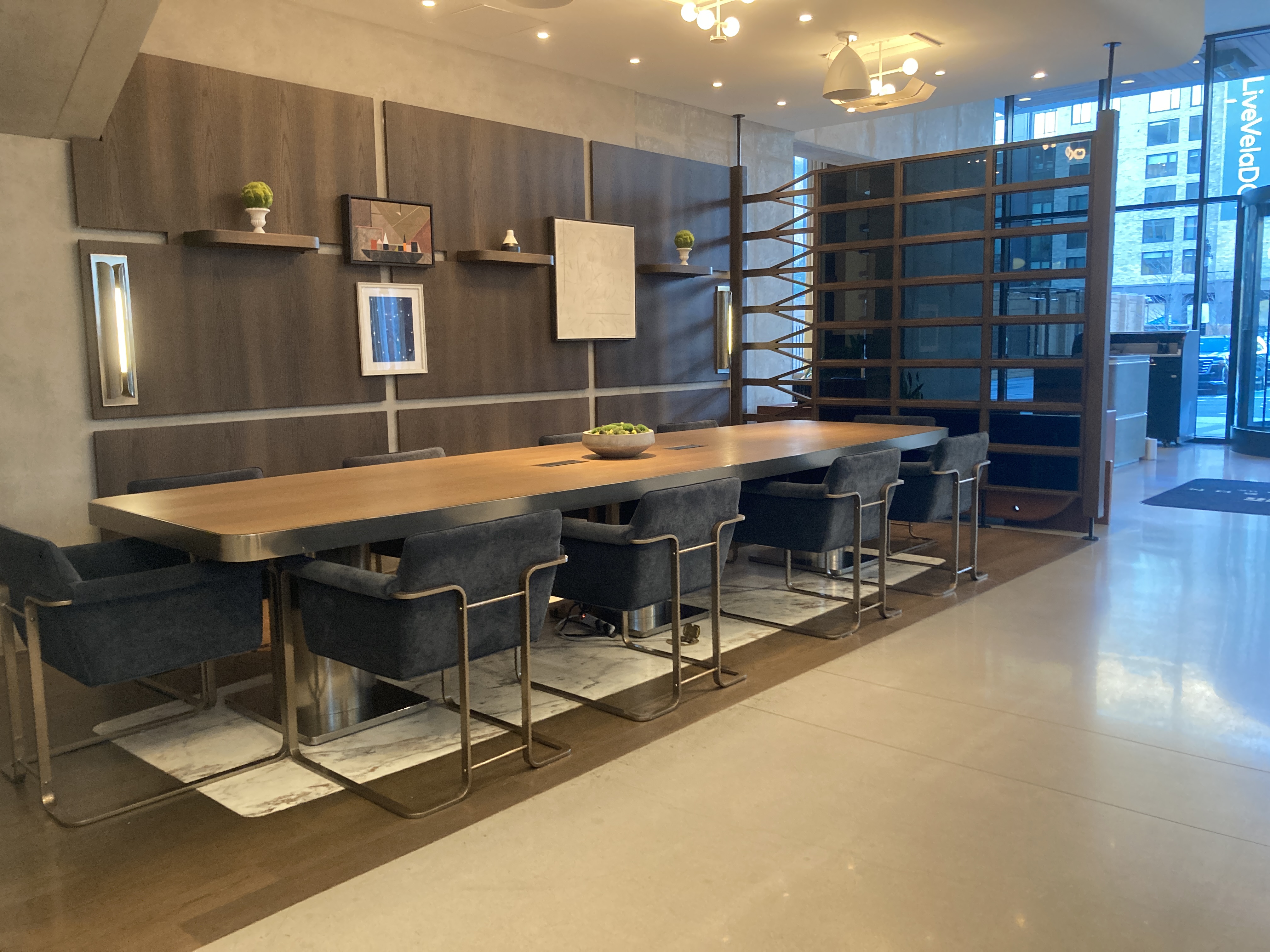 Thompson Washington DC lobby meeting table