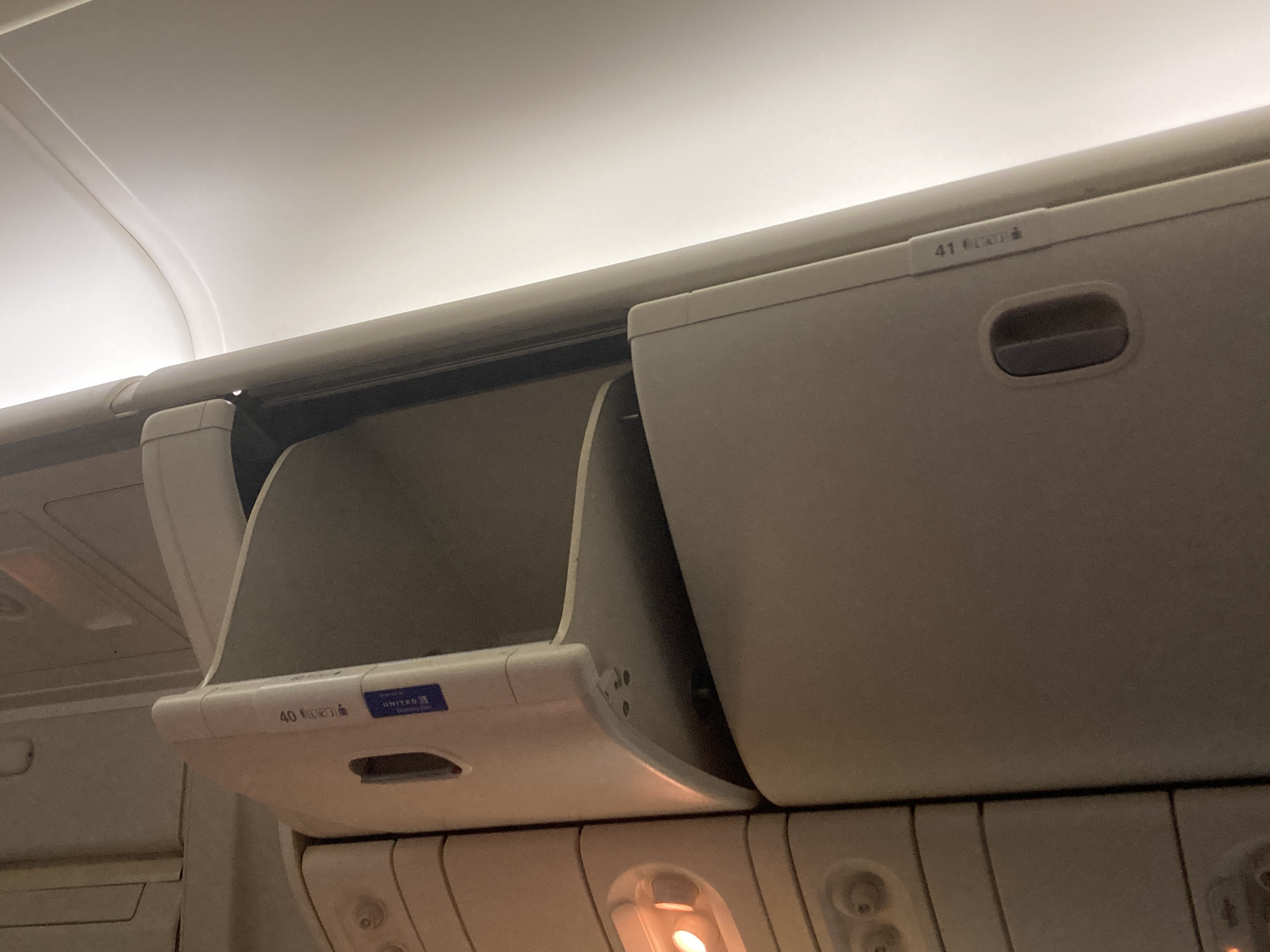 United Boeing 777 200 overhead bins United Boeing 777 200 overhead bins