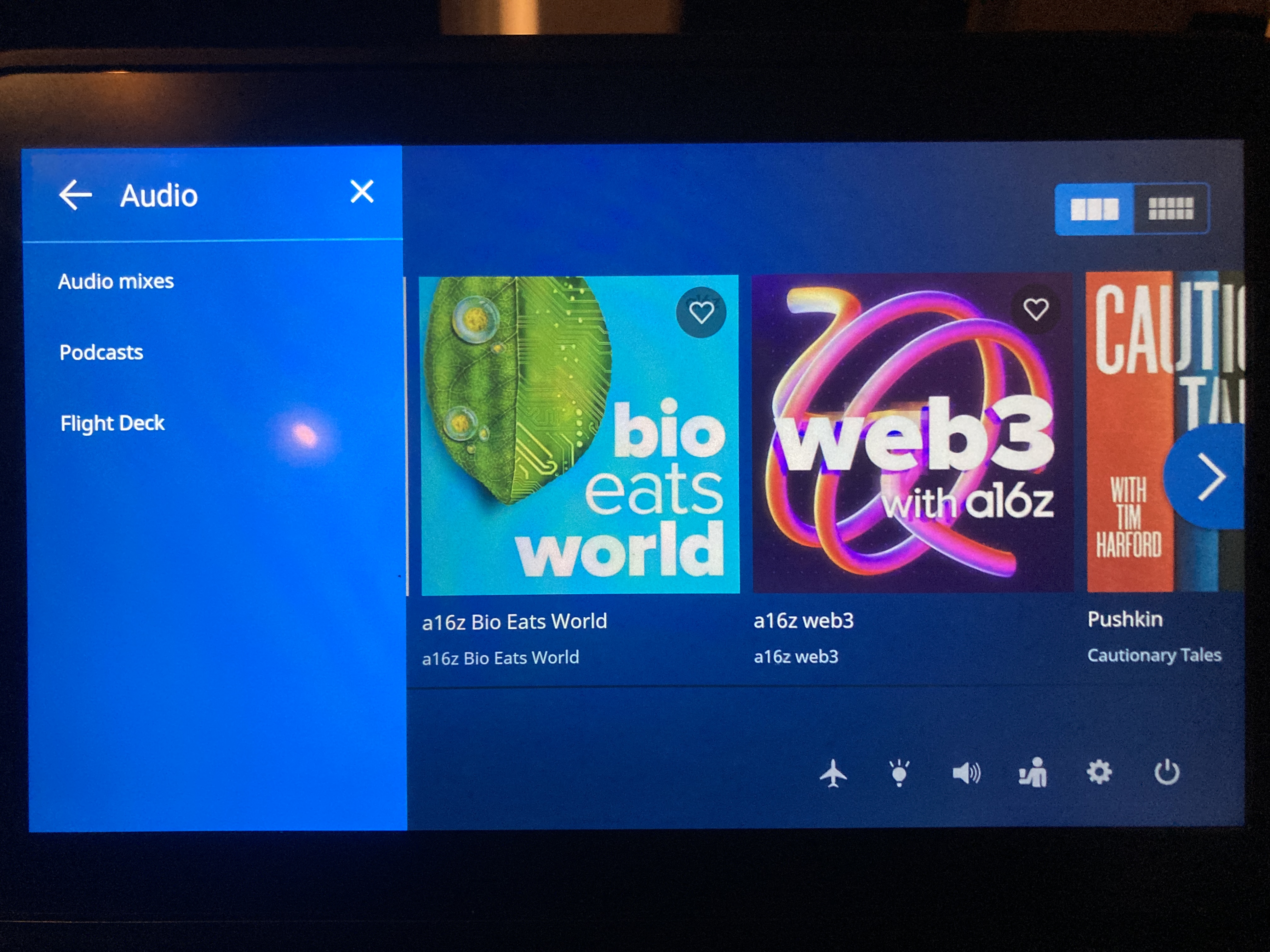United Boeing 777 200 personal entertainment system audio United Boeing 777 200 personal entertainment system audio
