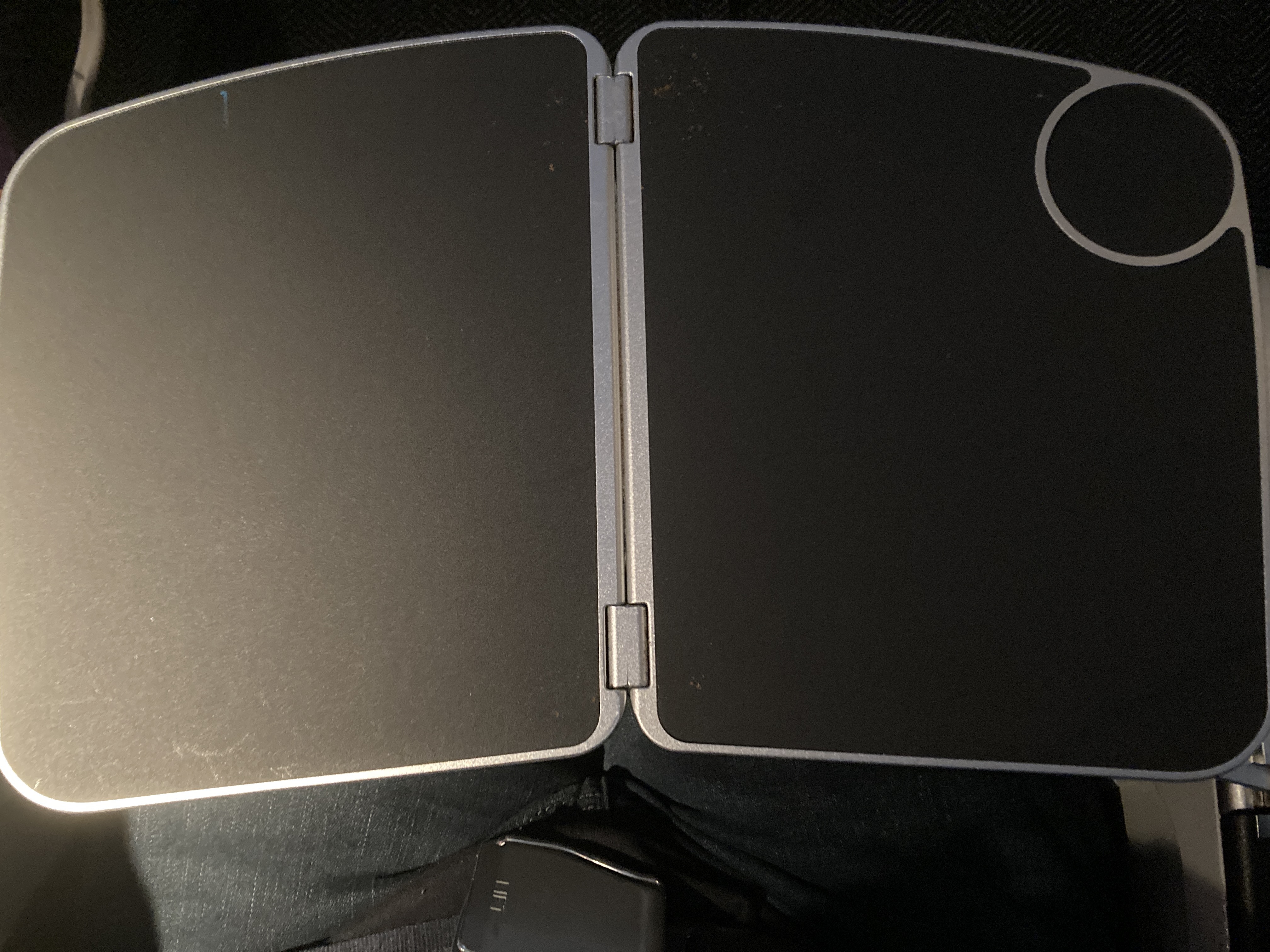 United Boeing 777 200 seat 41G tray table unfolded United Boeing 777 200 seat 41G tray table unfolded