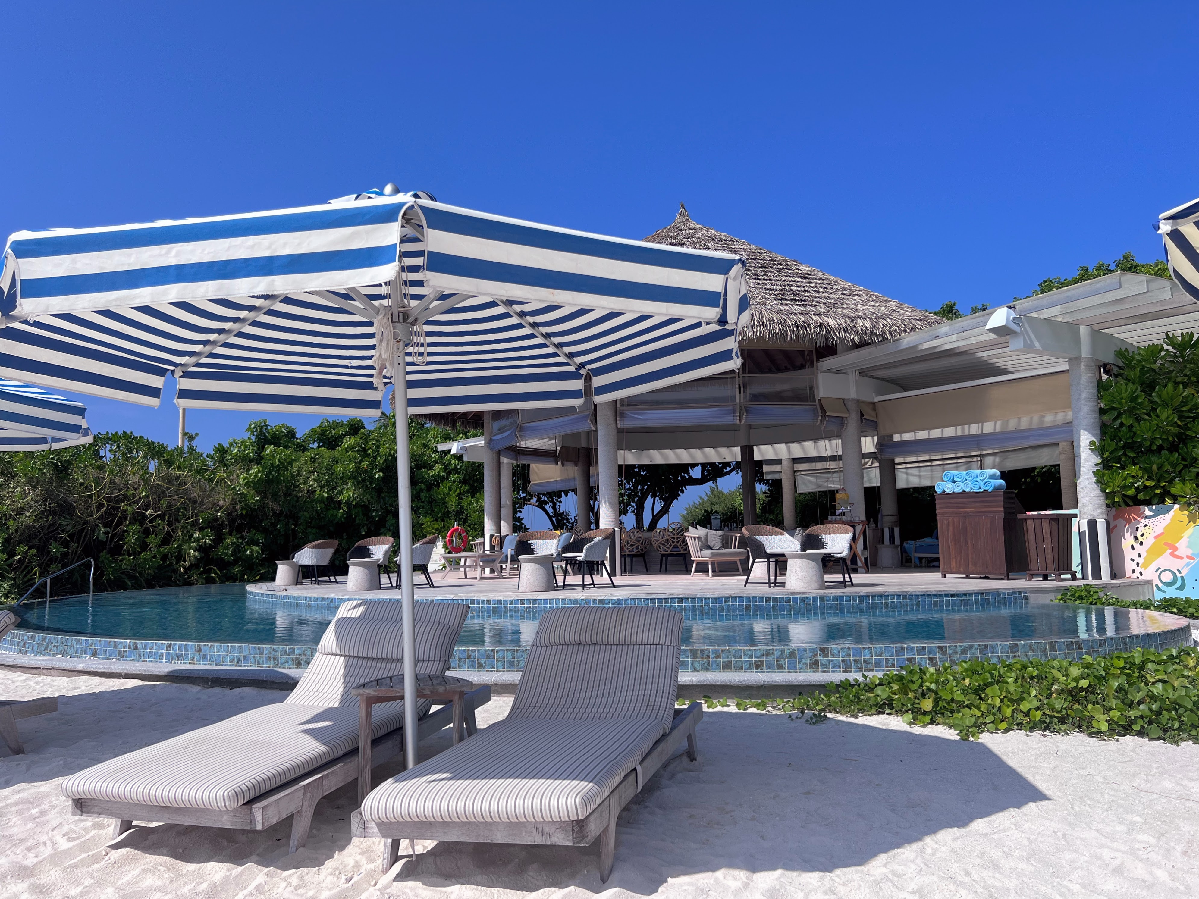 Adults only pool at Le Meridien Maldives