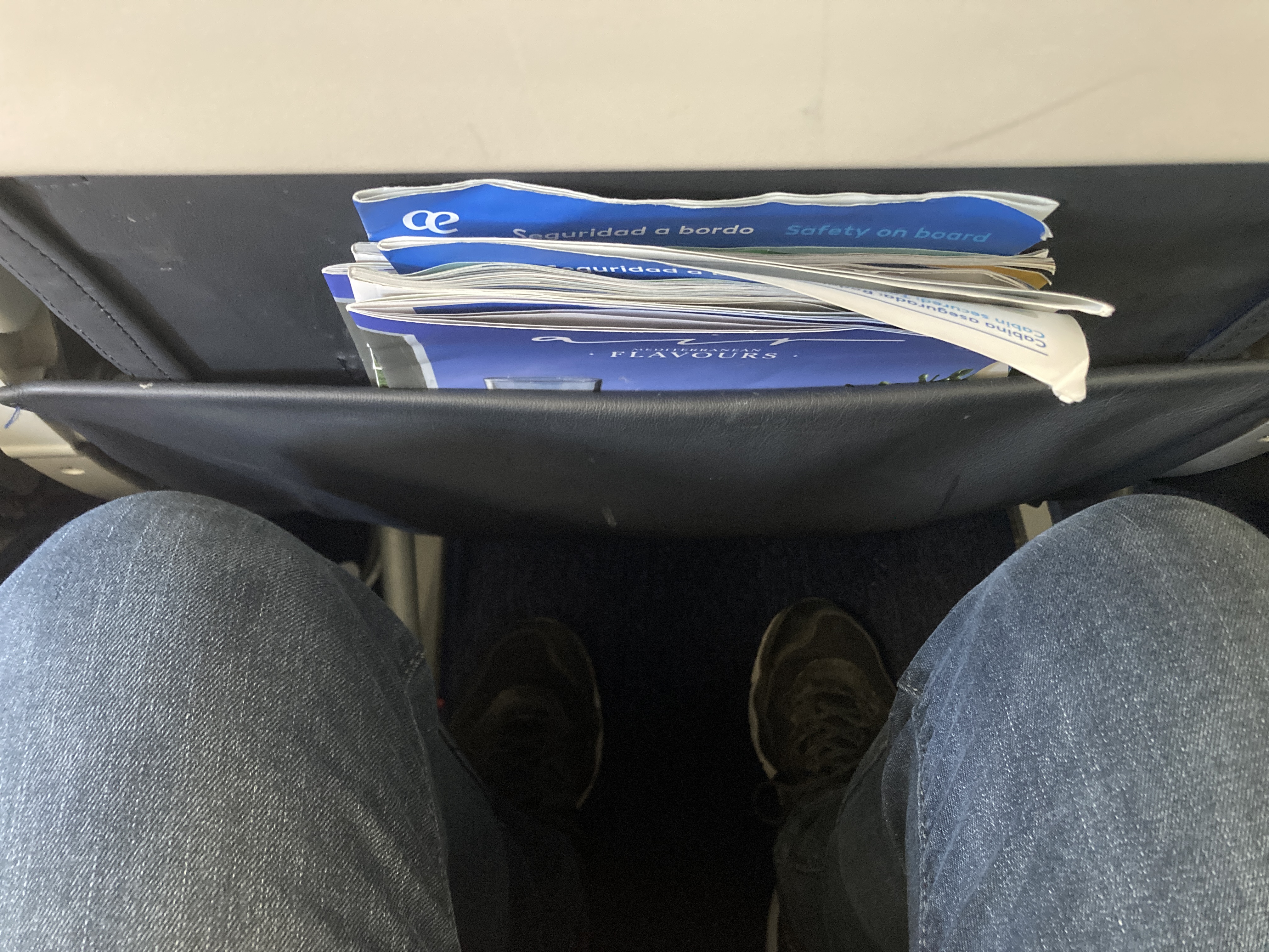 Air Europa knee space in economy middle seat Air Europa knee space in economy middle seat