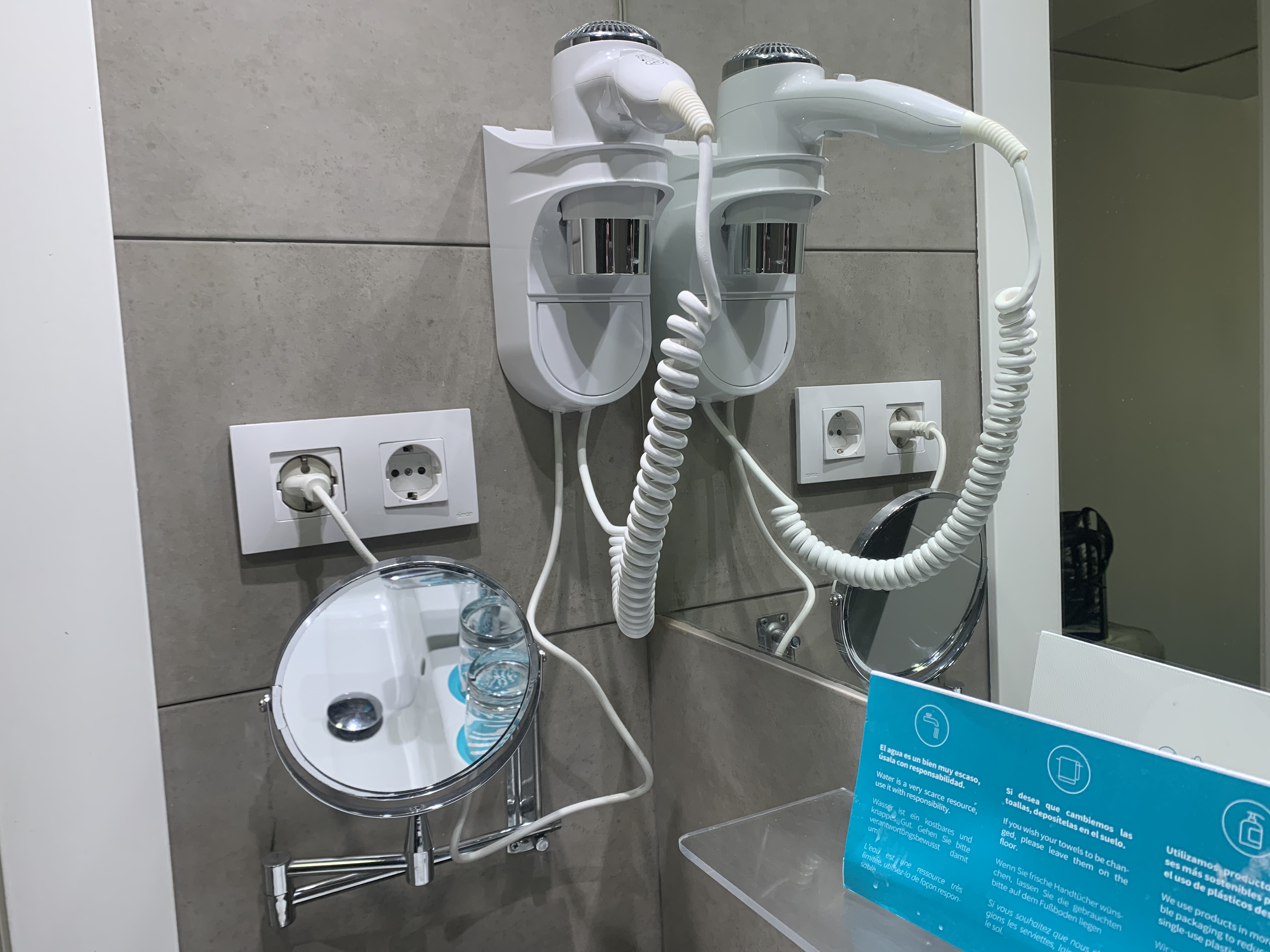 AluaSoul Costa Malaga bathroom hair dryer makeup mirror