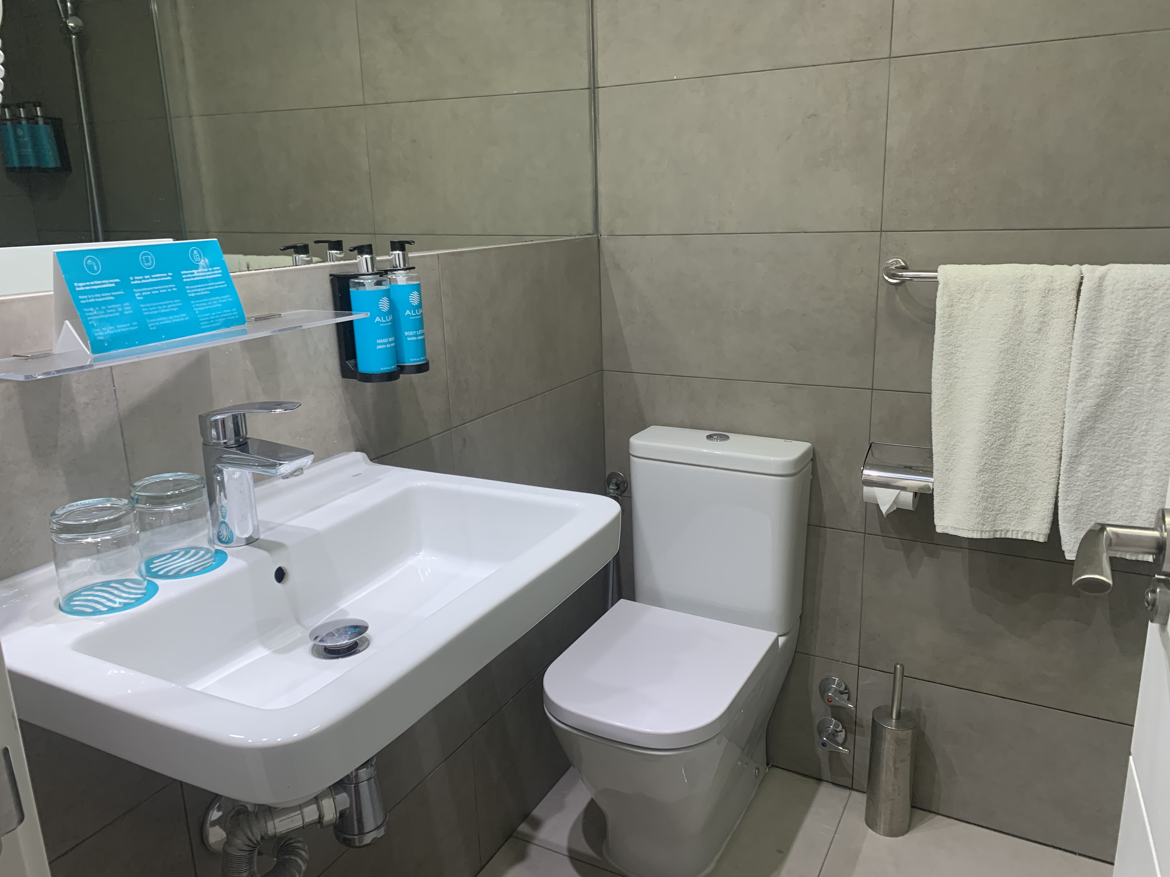 AluaSoul Costa Malaga bathroom