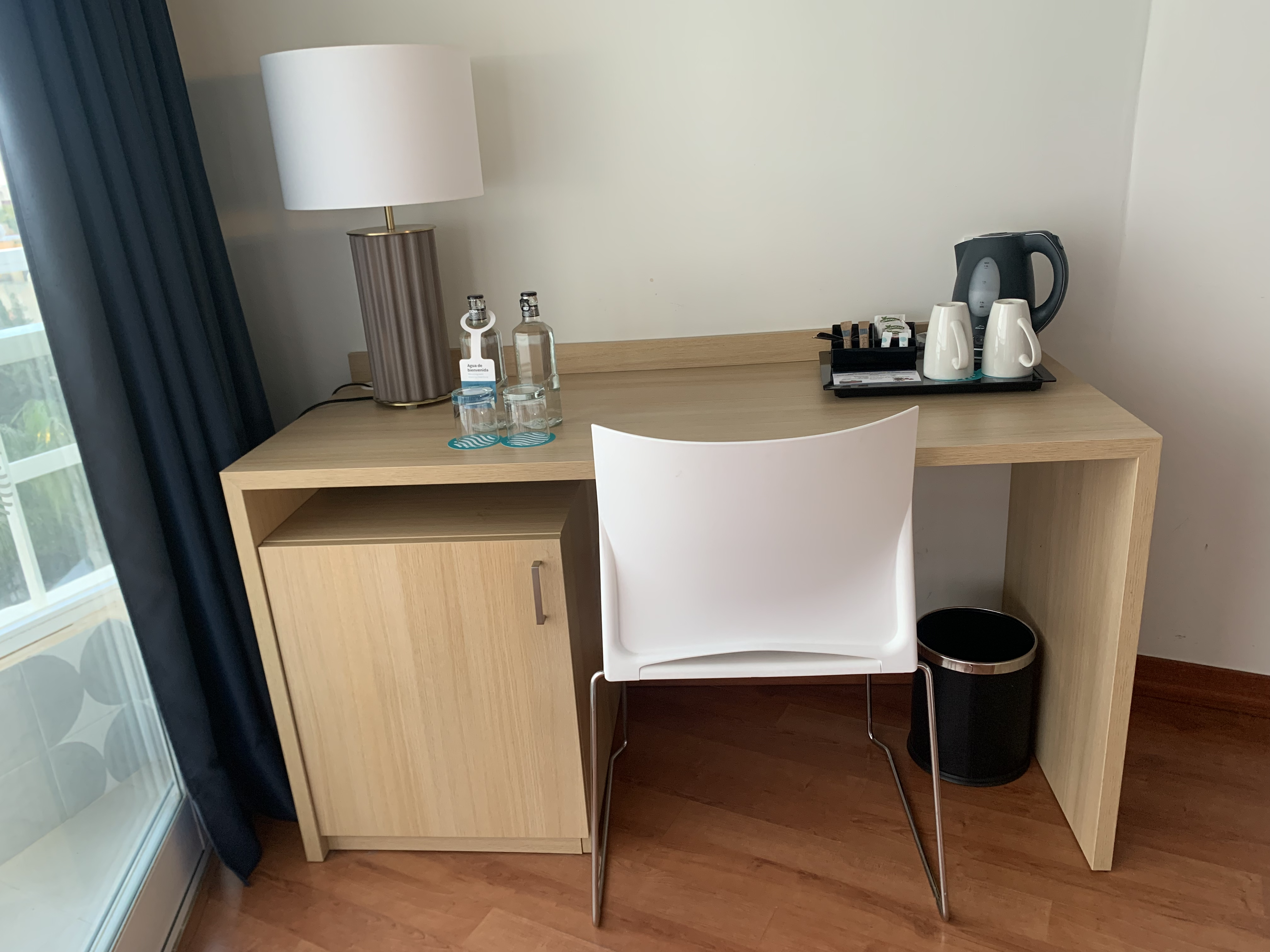 AluaSoul Costa Malaga bedroom desk and chair