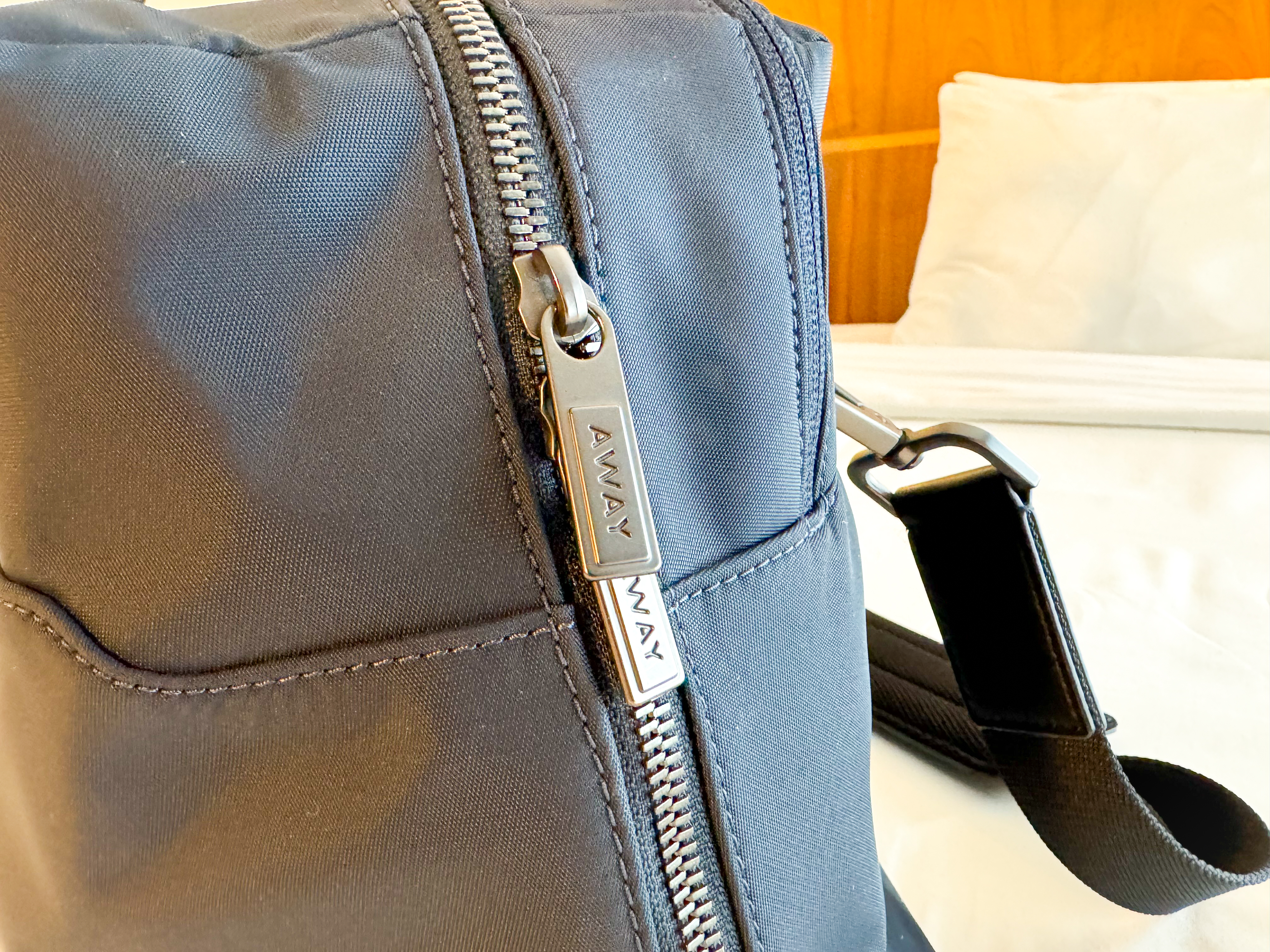 Away The Everywhere Bag zipper Away The Everywhere Bag zipper