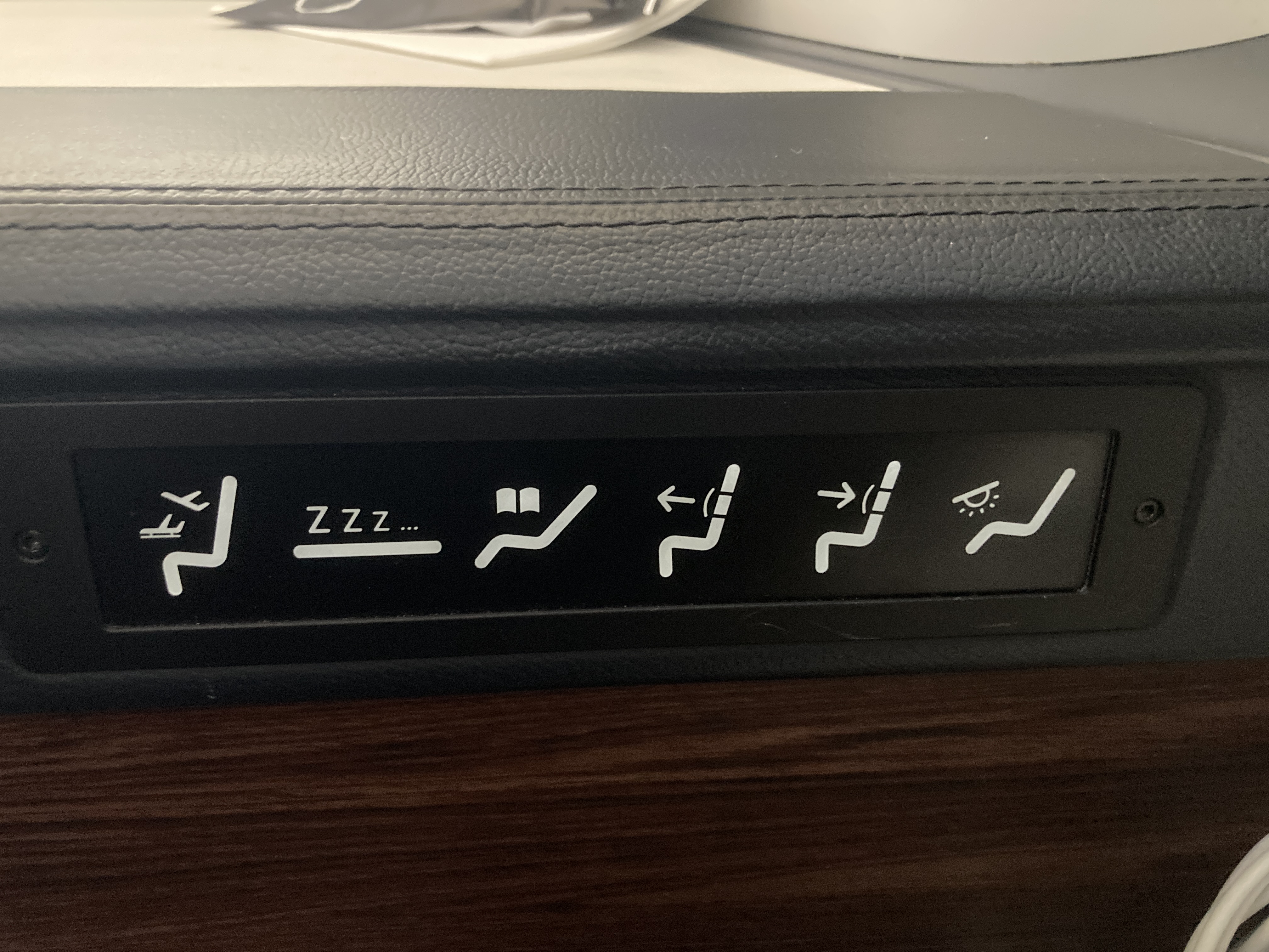 Condor A330 900neo business class seat controls Condor A330 900neo business class seat controls