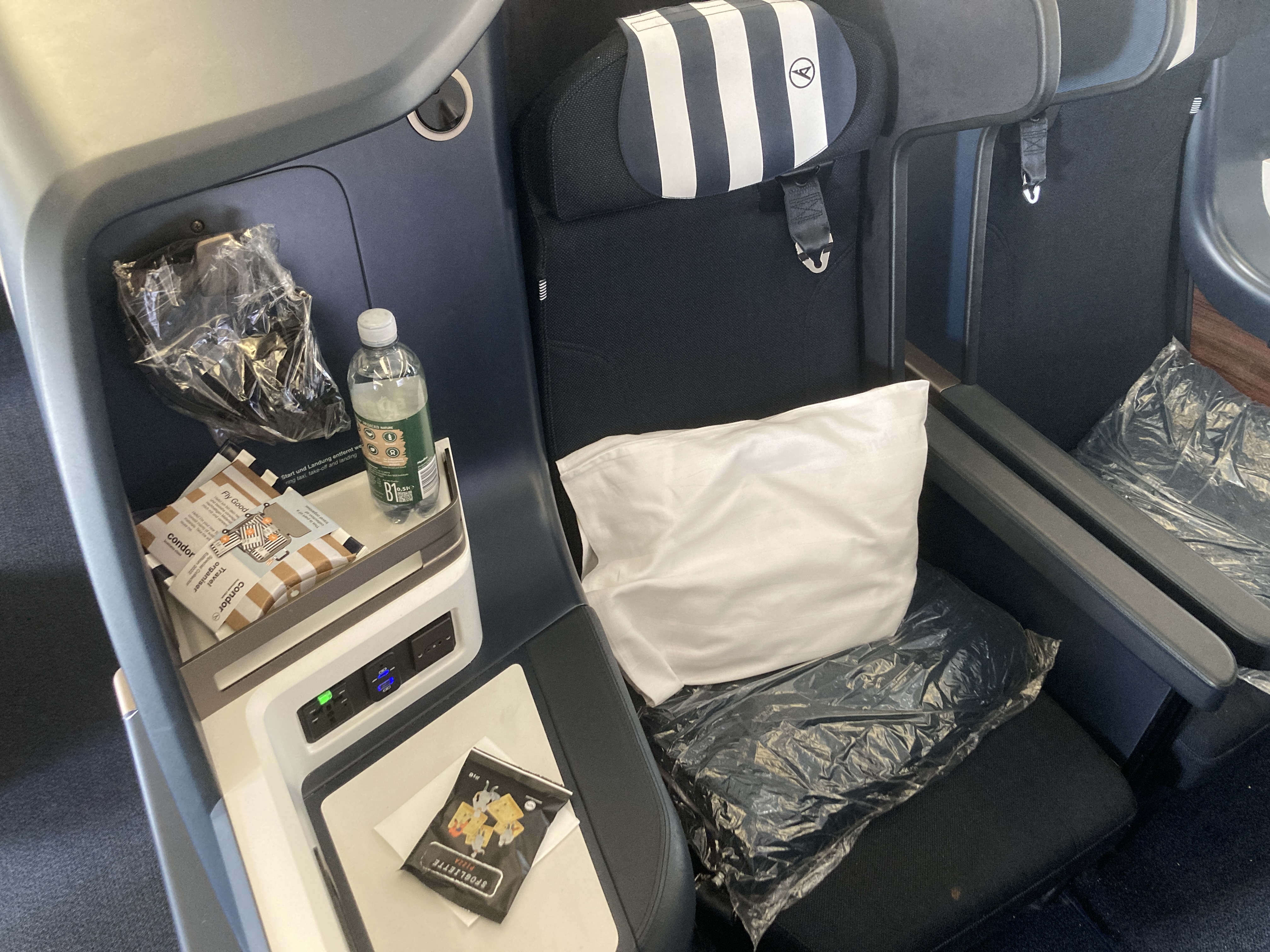 Condor A330 900neo business class seat Condor A330 900neo business class seat