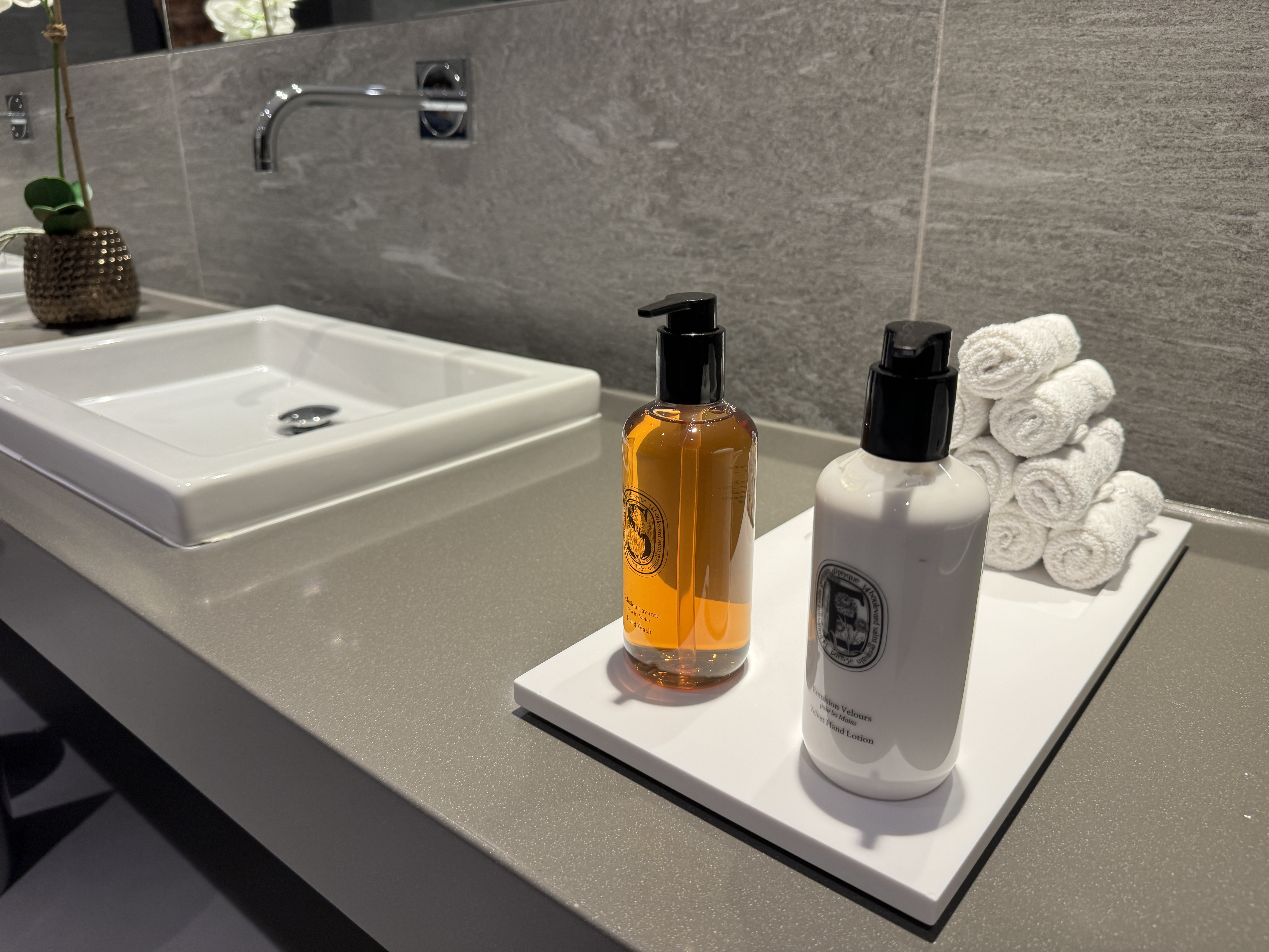 DOH Gold Lounge South womens restroom amenities