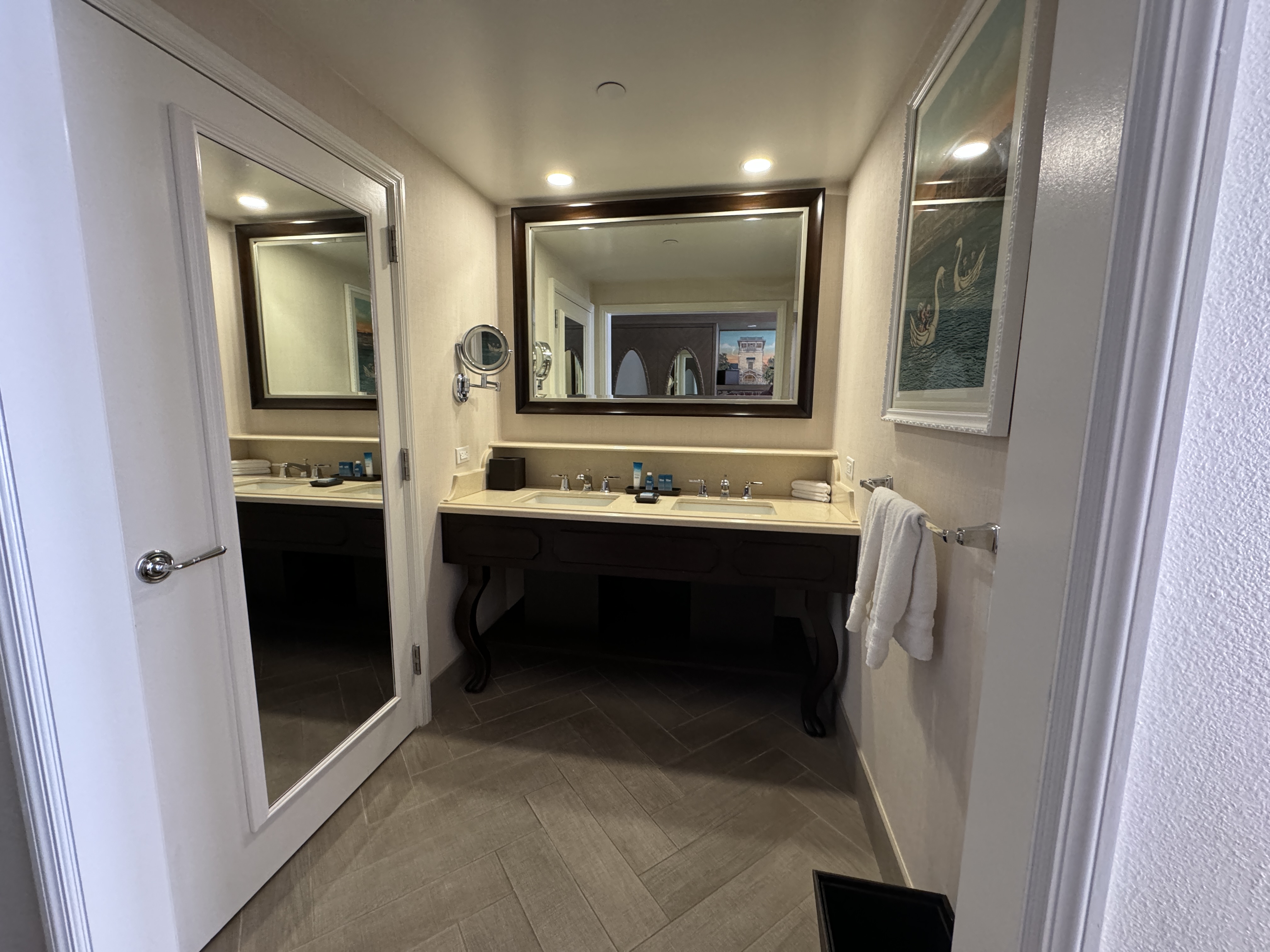 Disneys BoardWalk Inn Bathroom Vanity Disneys BoardWalk Inn Bathroom Vanity