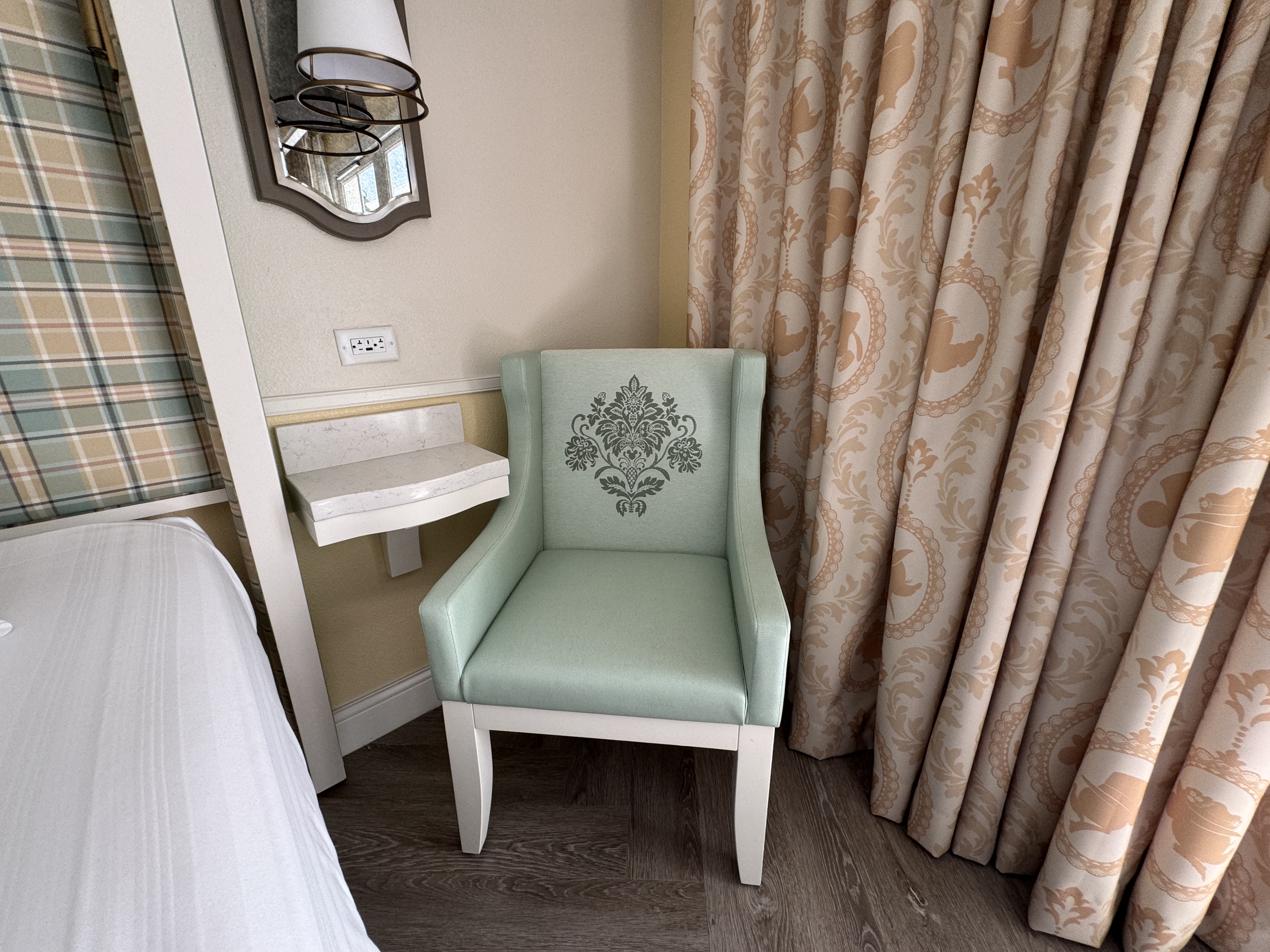 Disneys BoardWalk Inn Corner Nook with Chair Disneys BoardWalk Inn Corner Nook with Chair