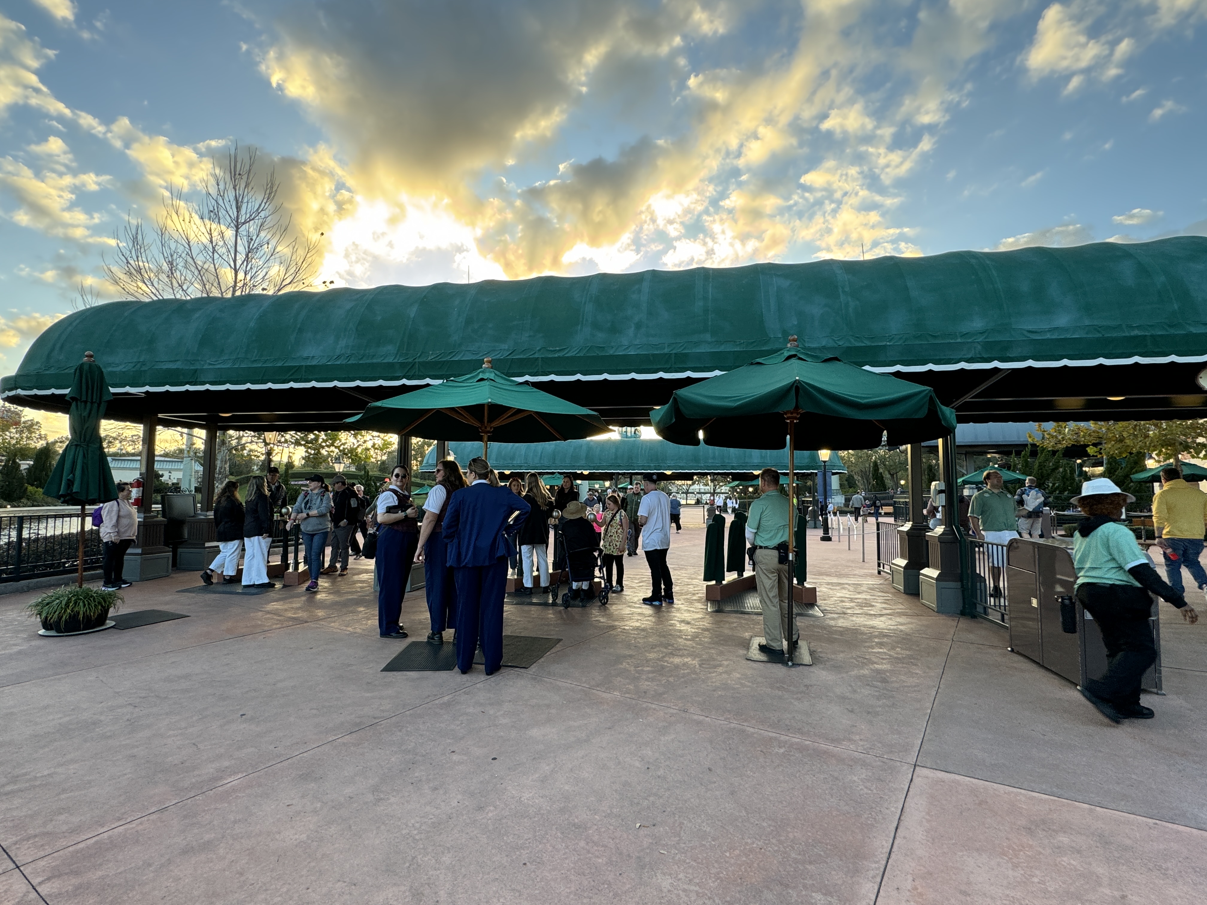 Disneys BoardWalk Inn Epcot Side Entrance Disneys BoardWalk Inn Epcot Side Entrance