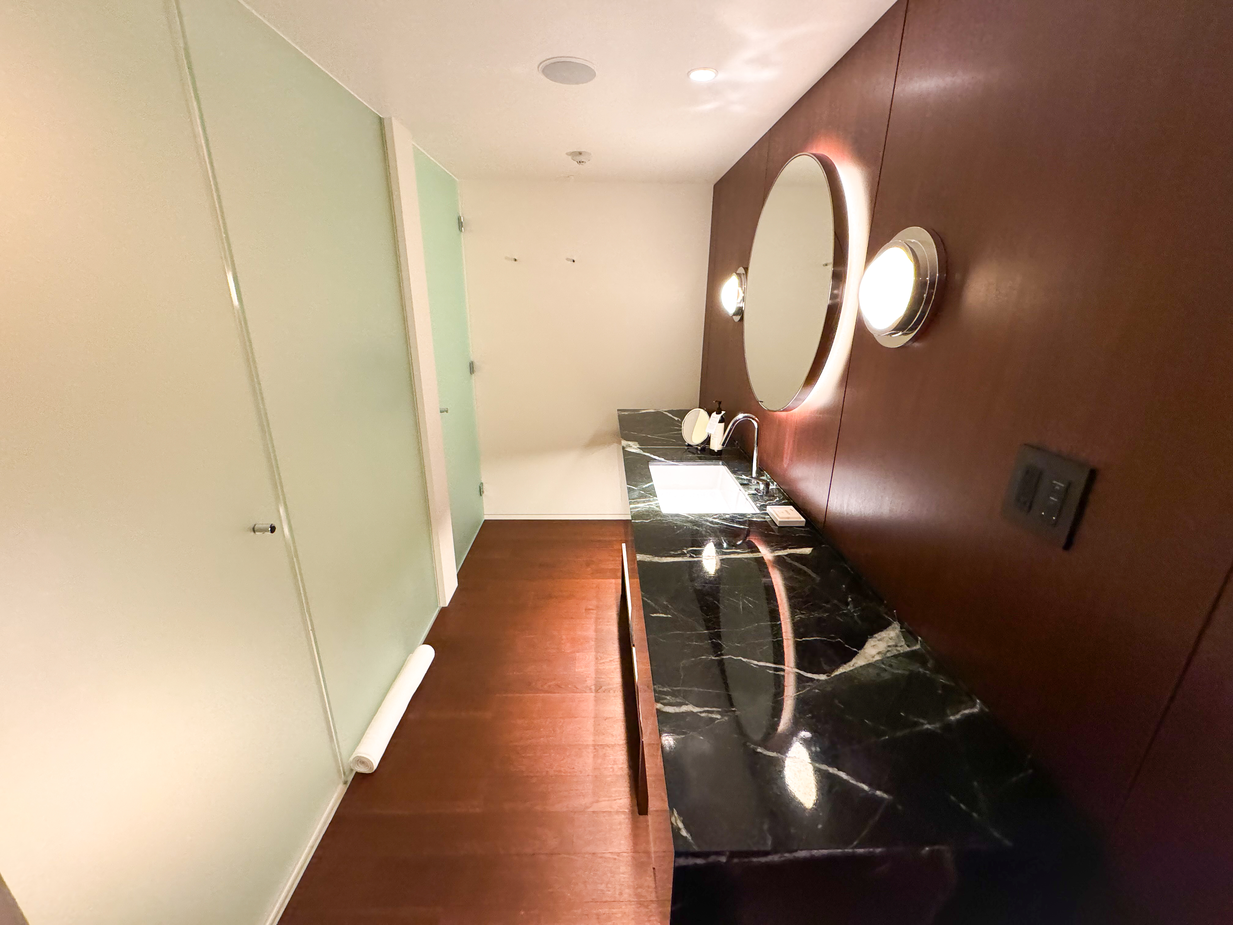 EDITION Tokyo Ginza bathroom EDITION Tokyo Ginza bathroom