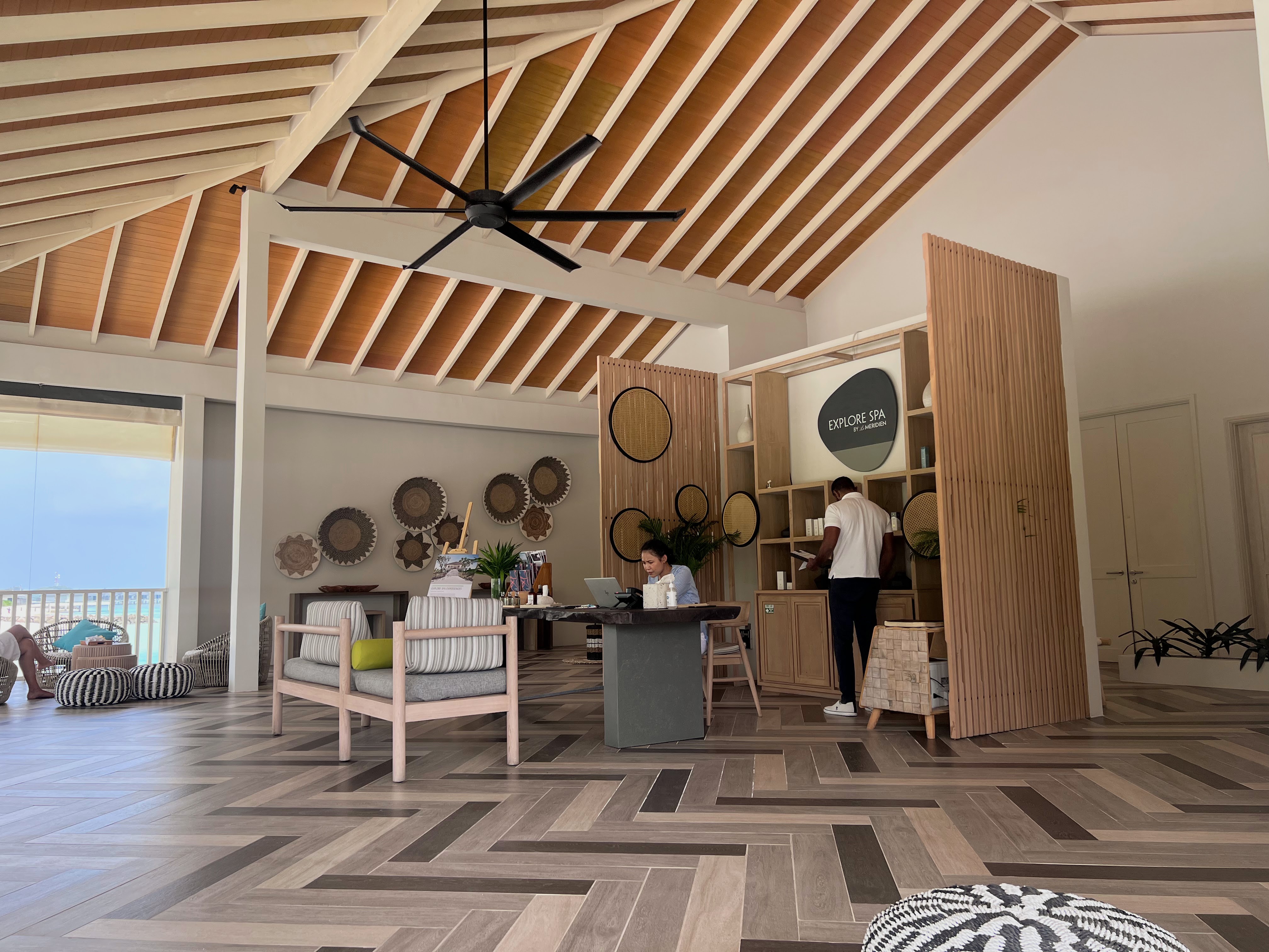 Explore Spa by Le Meridien Maldives lobby
