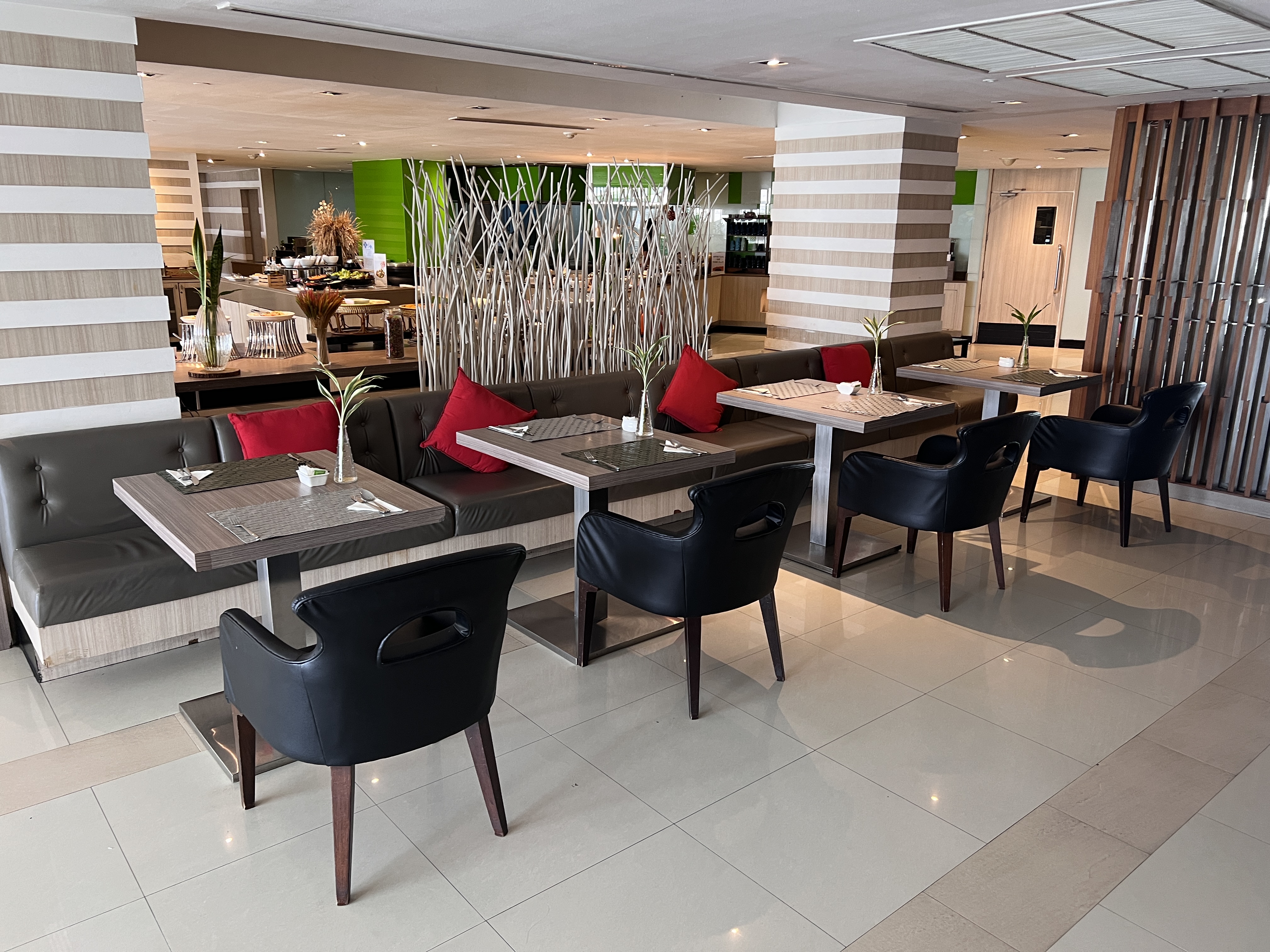 Hilton Garden Inn Bangkok Silom All Day Dining seating options