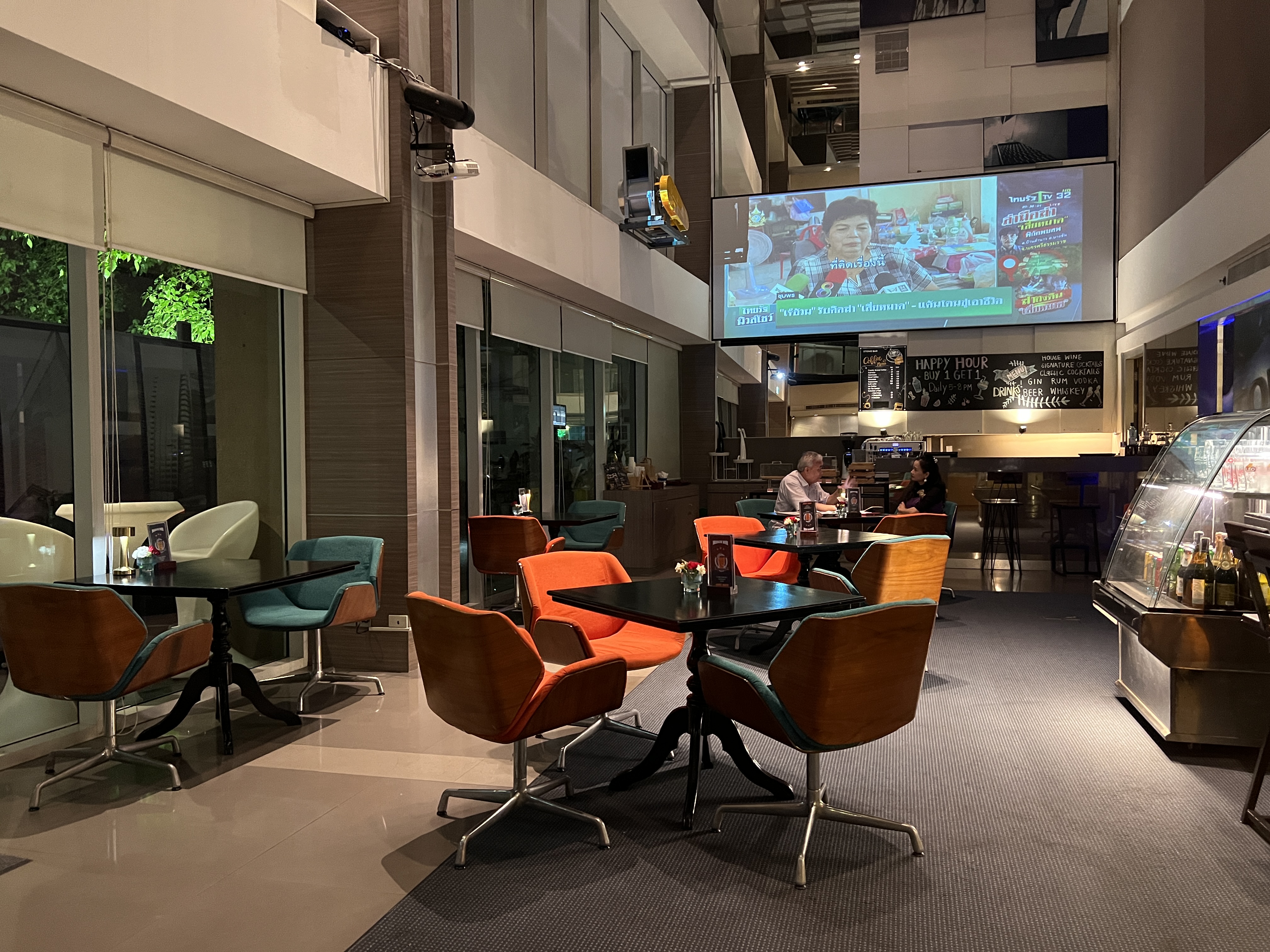 Hilton Garden Inn Bangkok Silom Stone Bar seating