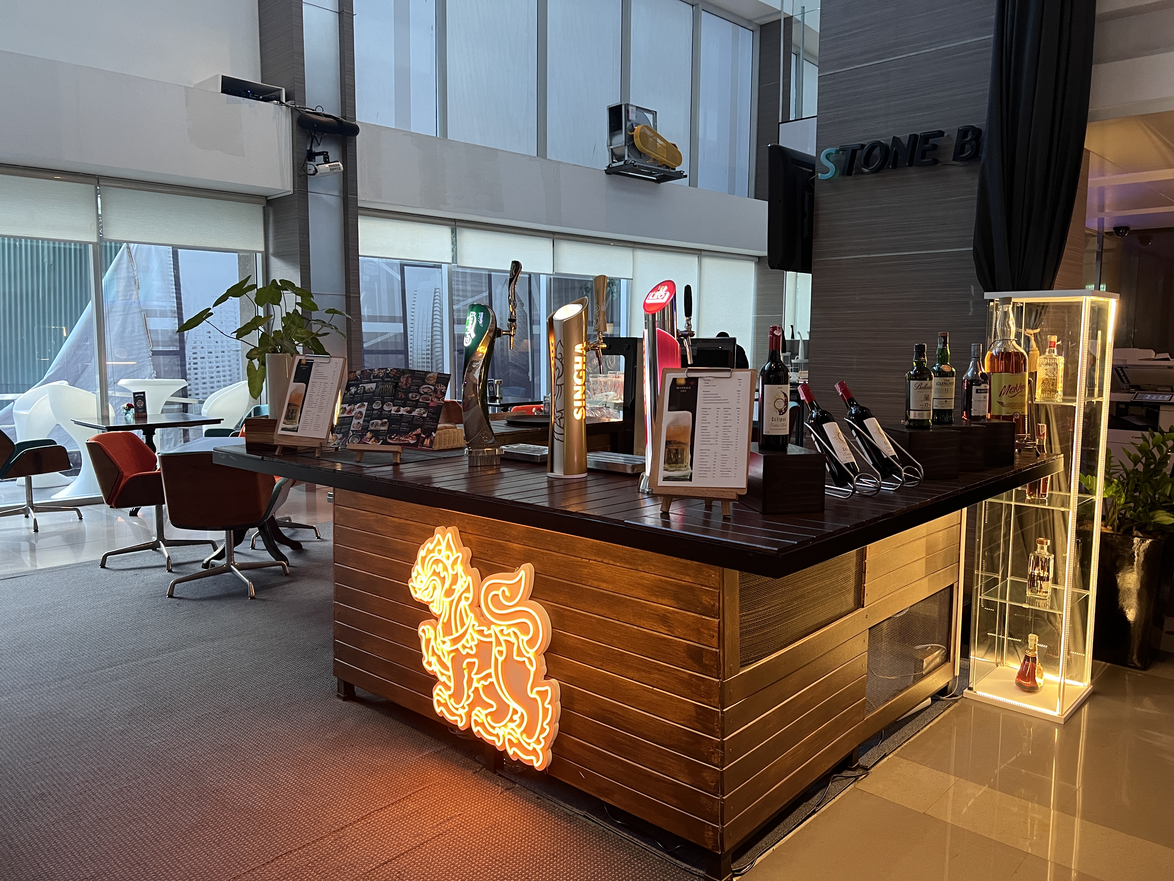 Hilton Garden Inn Bangkok Silom Stone Bar