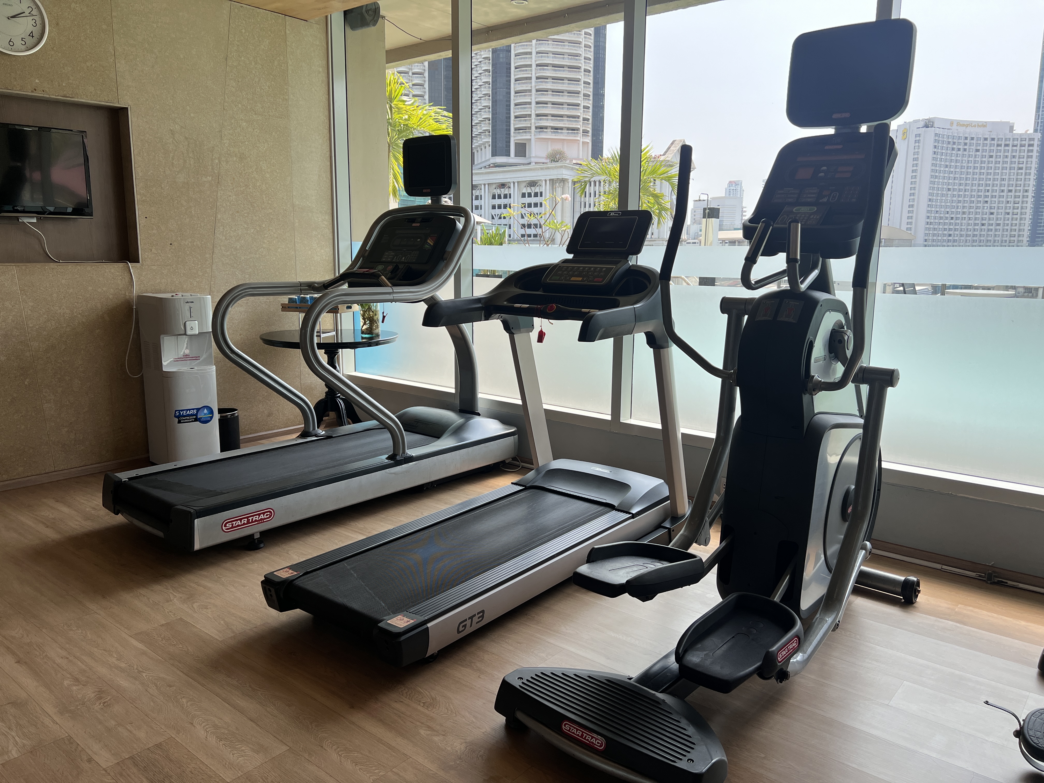 Hilton Garden Inn Bangkok Silom fitness center cardio machines