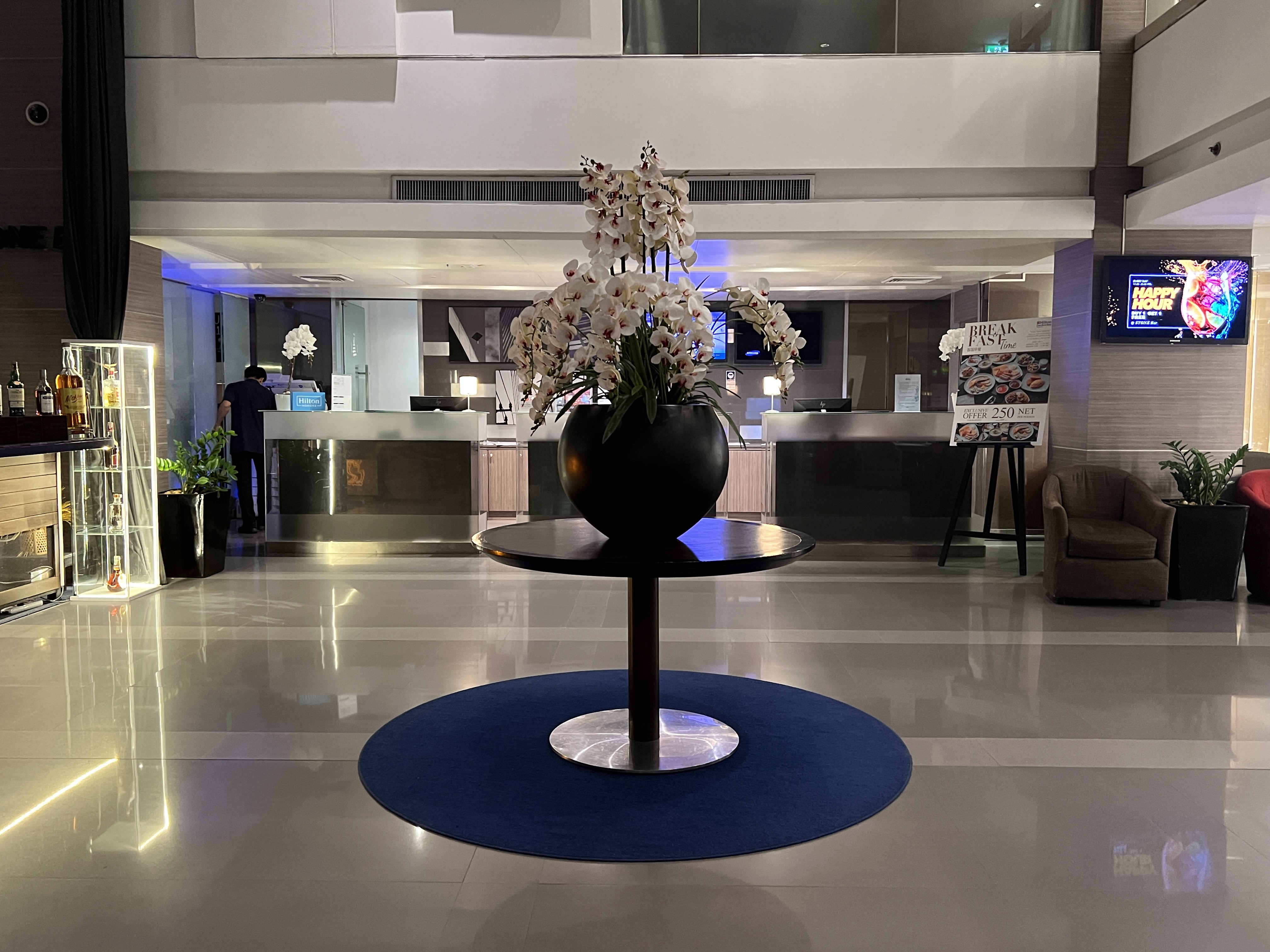 Hilton Garden Inn Bangkok Silom flower centerpiece