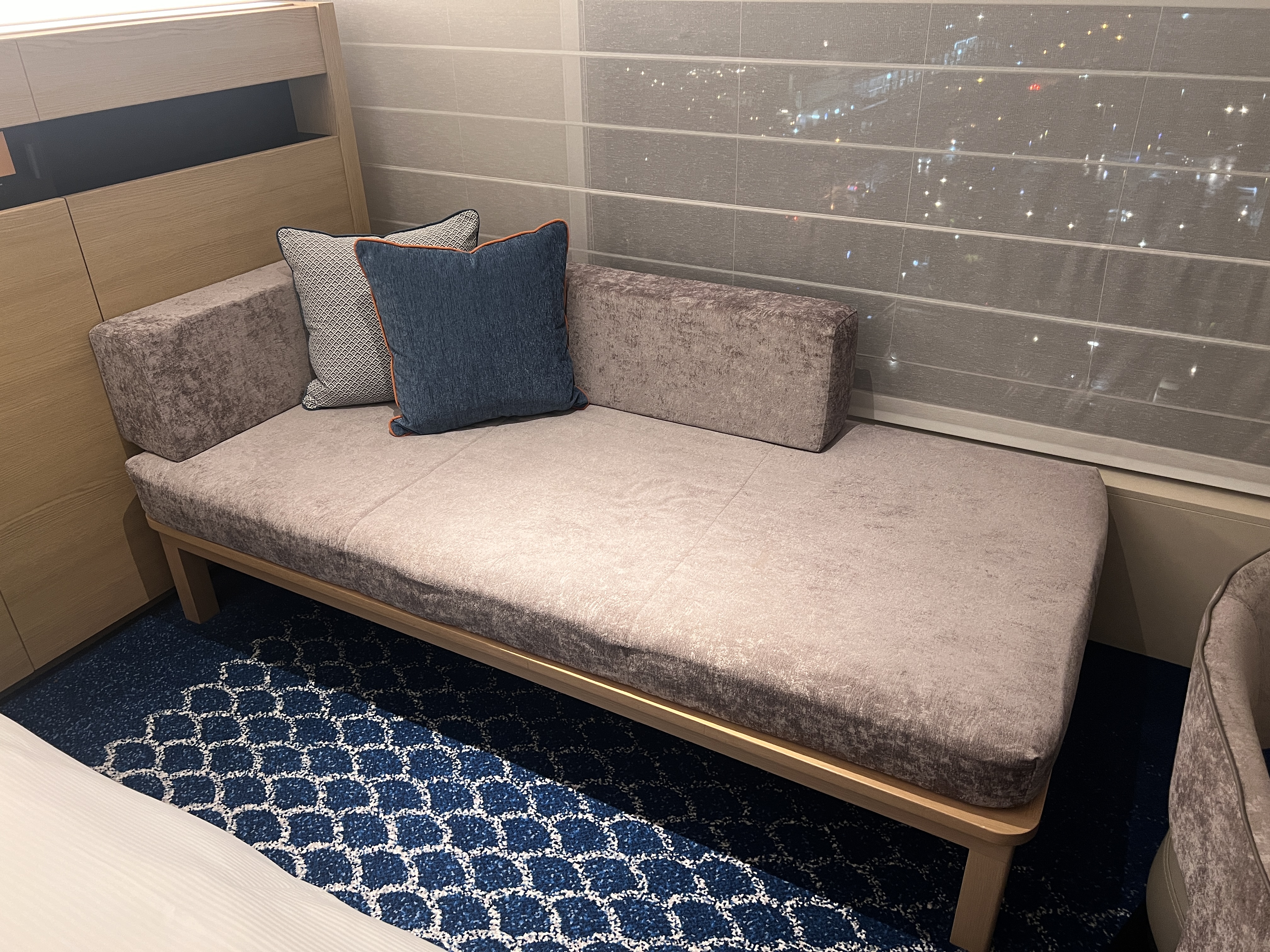 Hilton Tokyo Bay lounging sofa Hilton Tokyo Bay lounging sofa