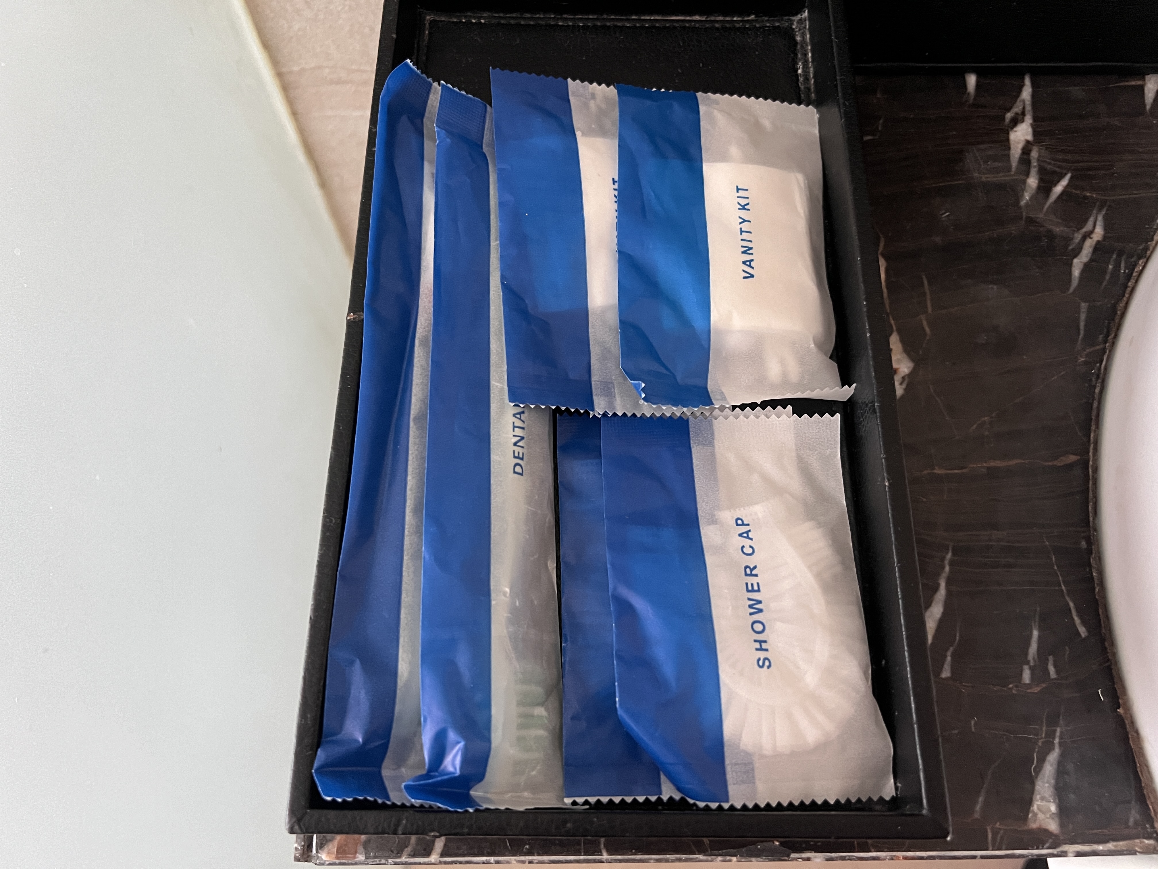 Holiday Inn Express Manila Newport City bathroom toilitries
