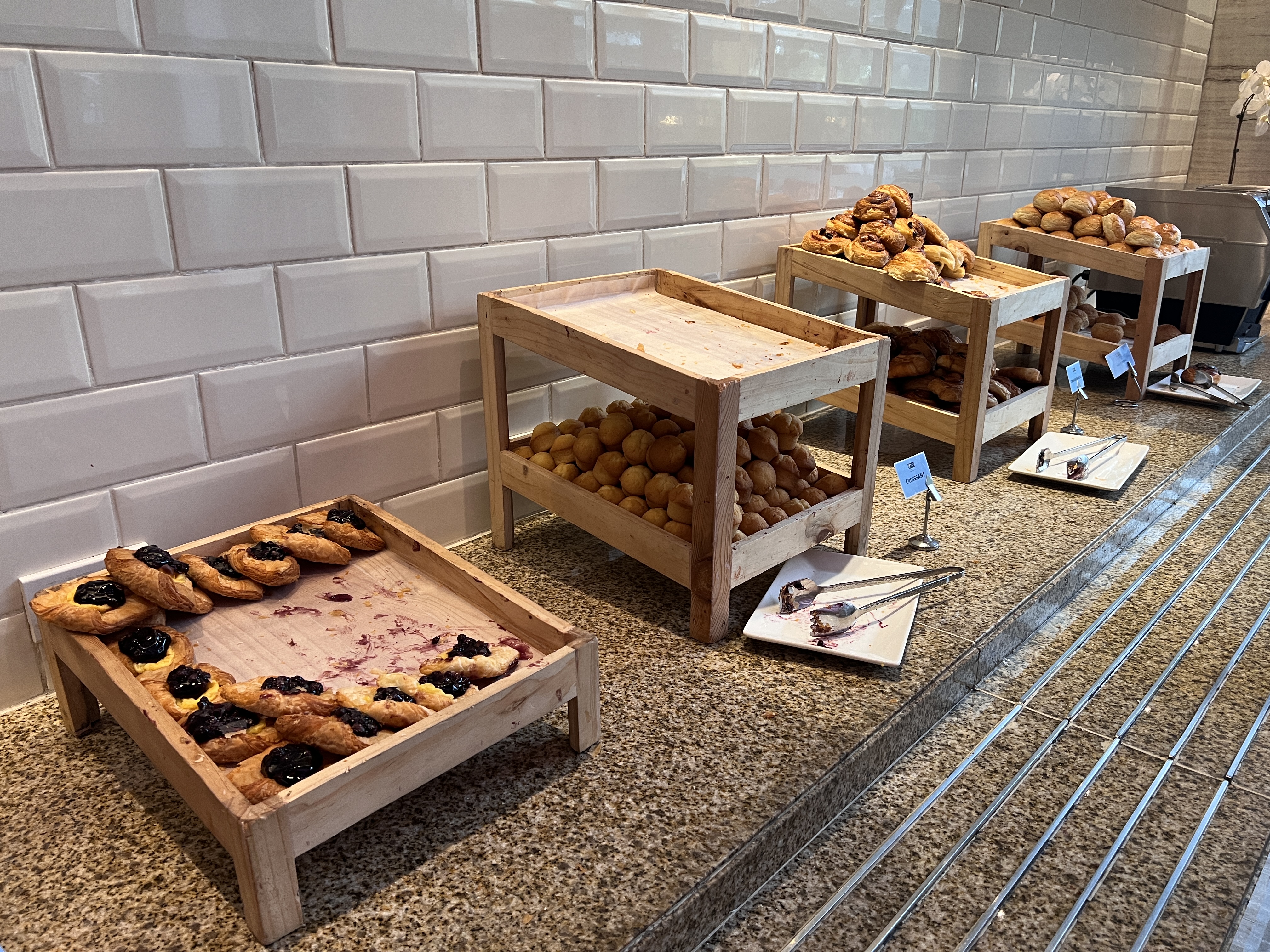 Holiday Inn Express Manila Newport City bread and pastry options