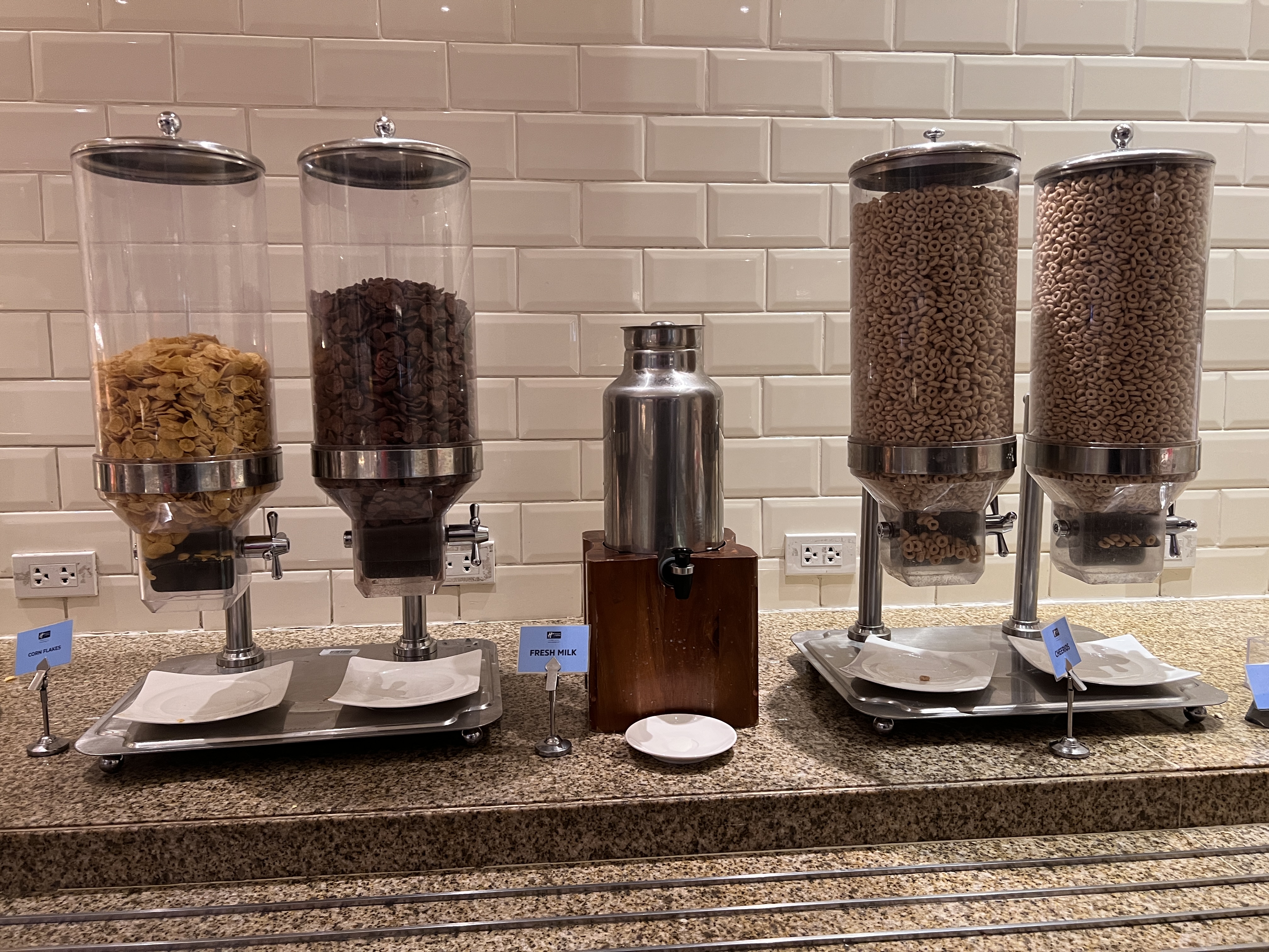 Holiday Inn Express Manila Newport City breakfast cereal options