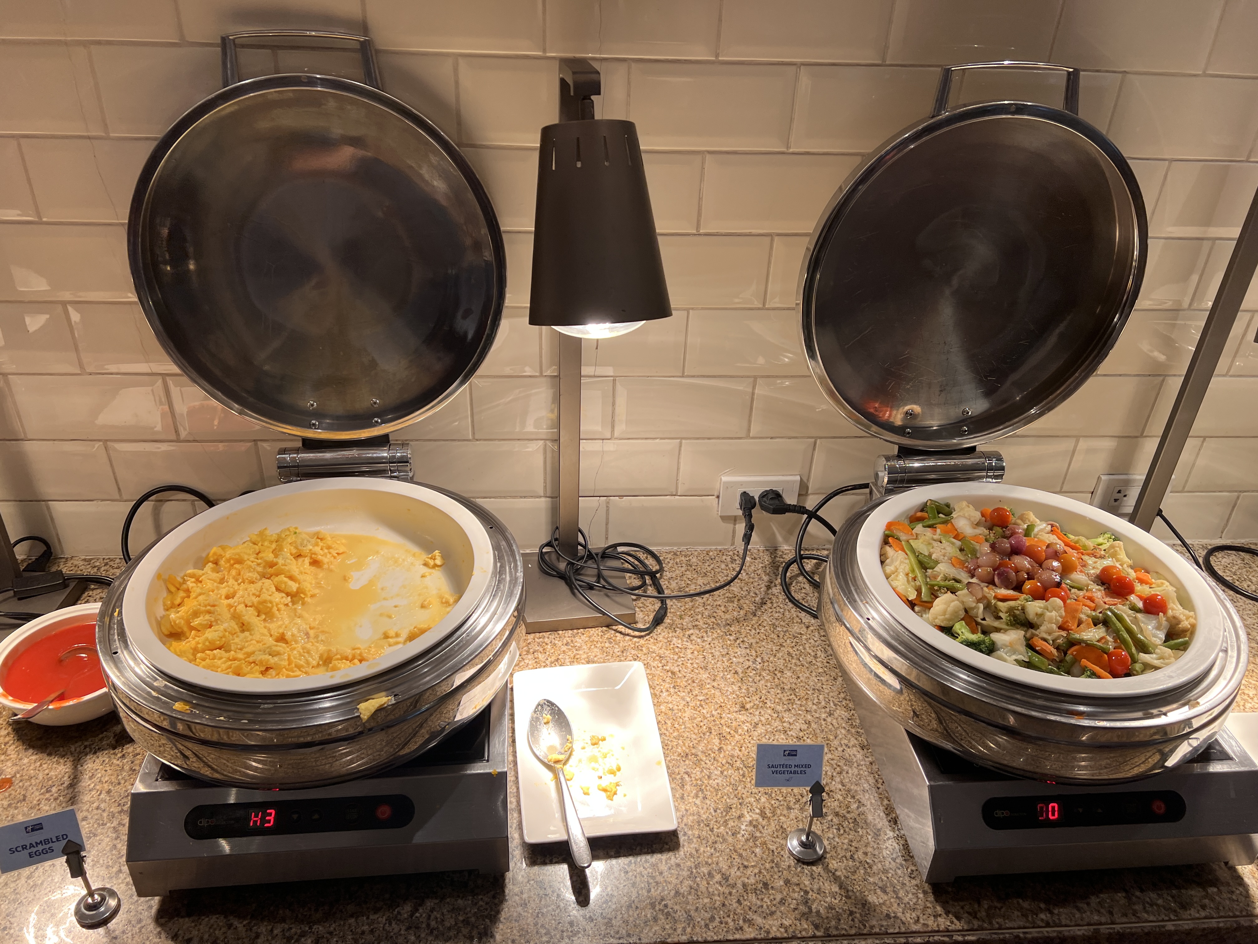 Holiday Inn Express Manila Newport City breakfast eggs and vegetables