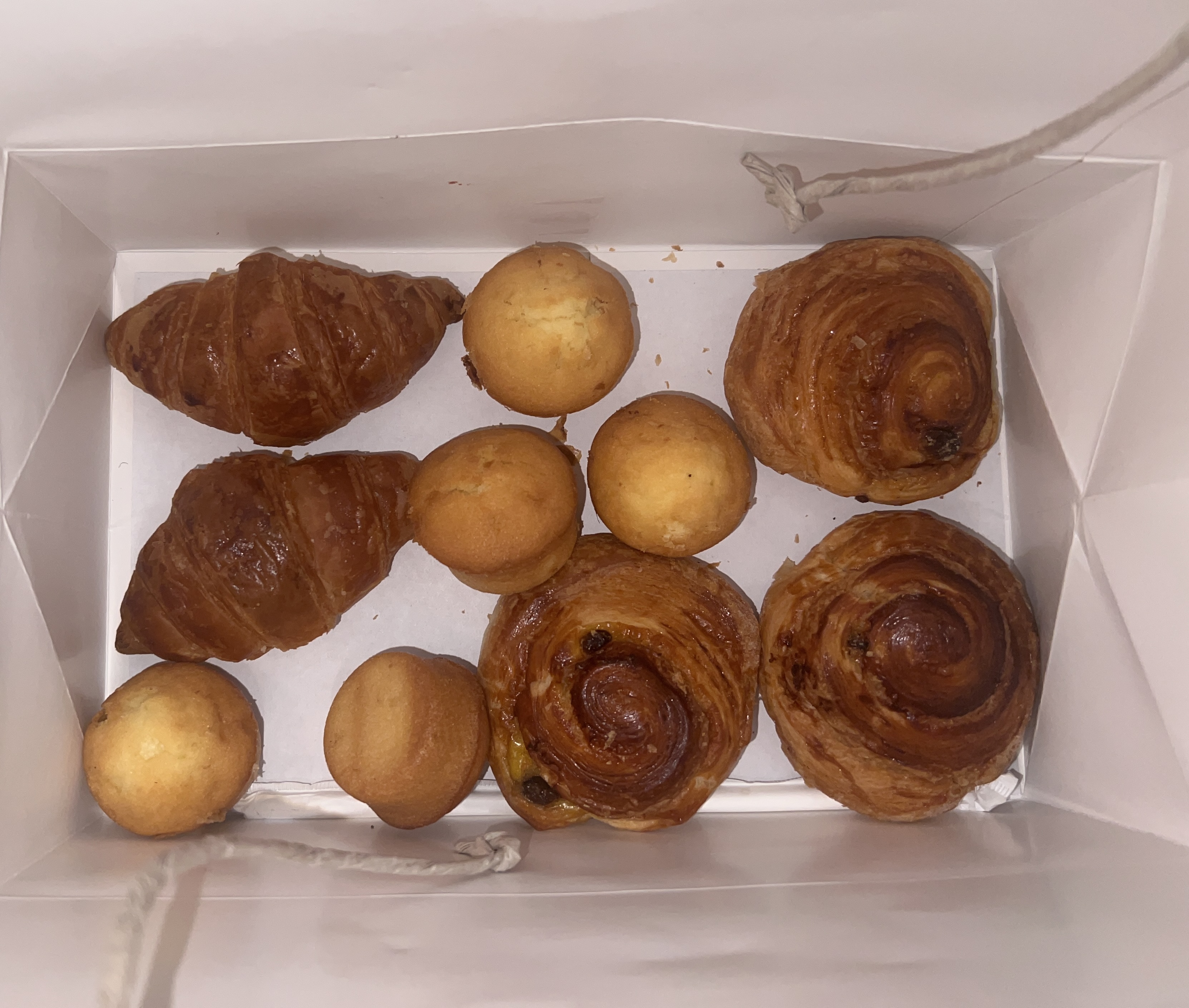 Holiday Inn Express Manila Newport City grab and go breakfast breads