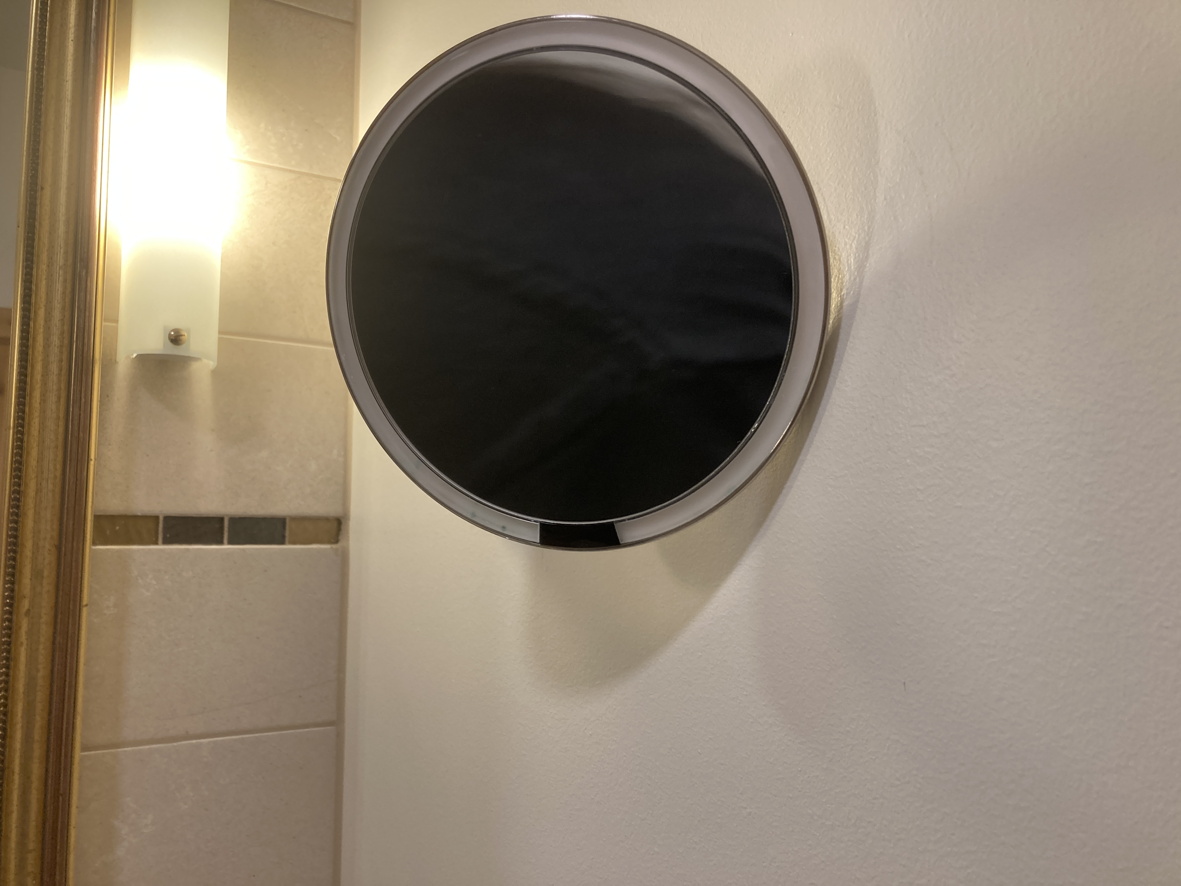Hotel Ranga bathroom makeup mirror