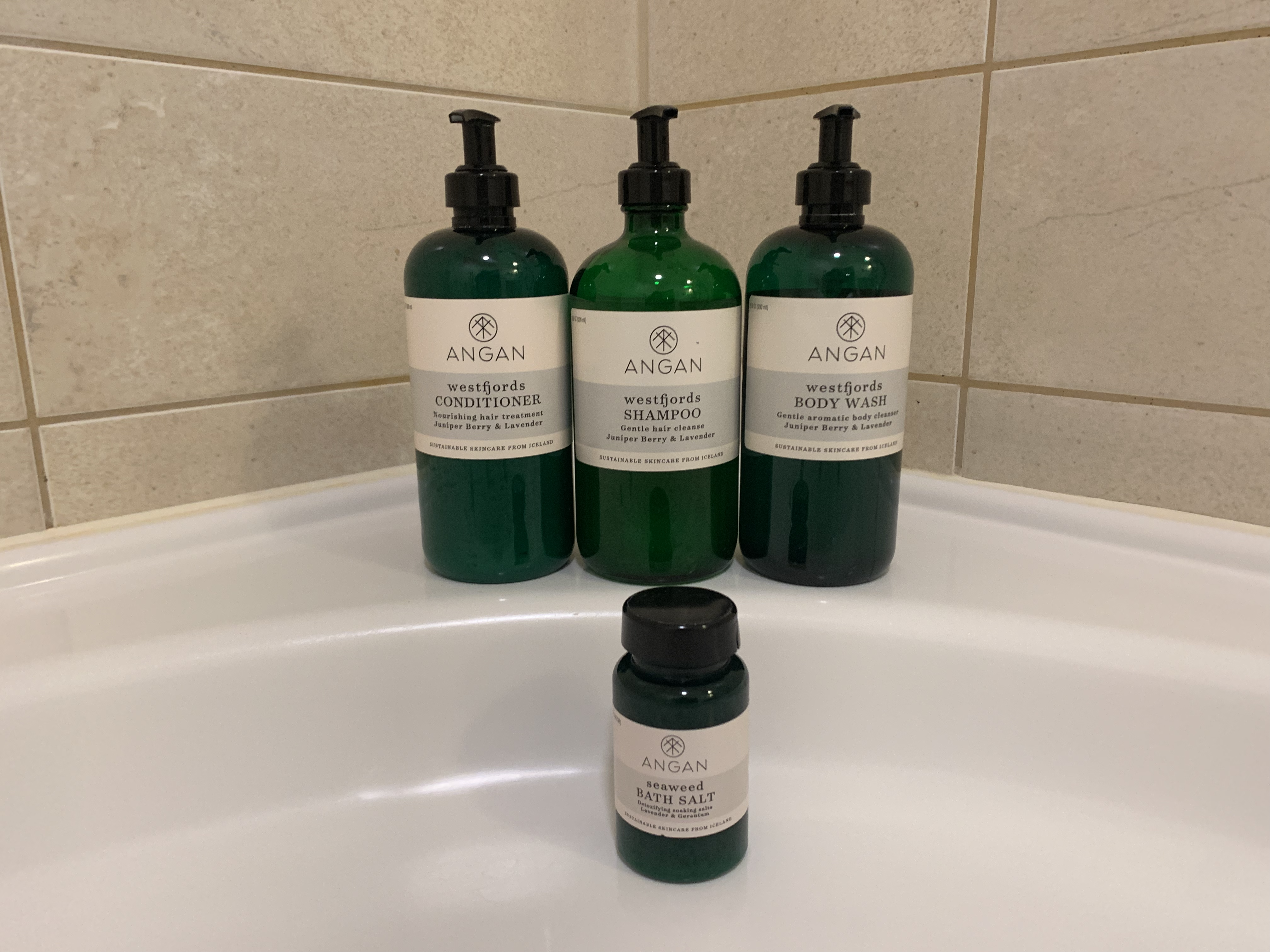 Hotel Ranga bathroom toiletries for shower