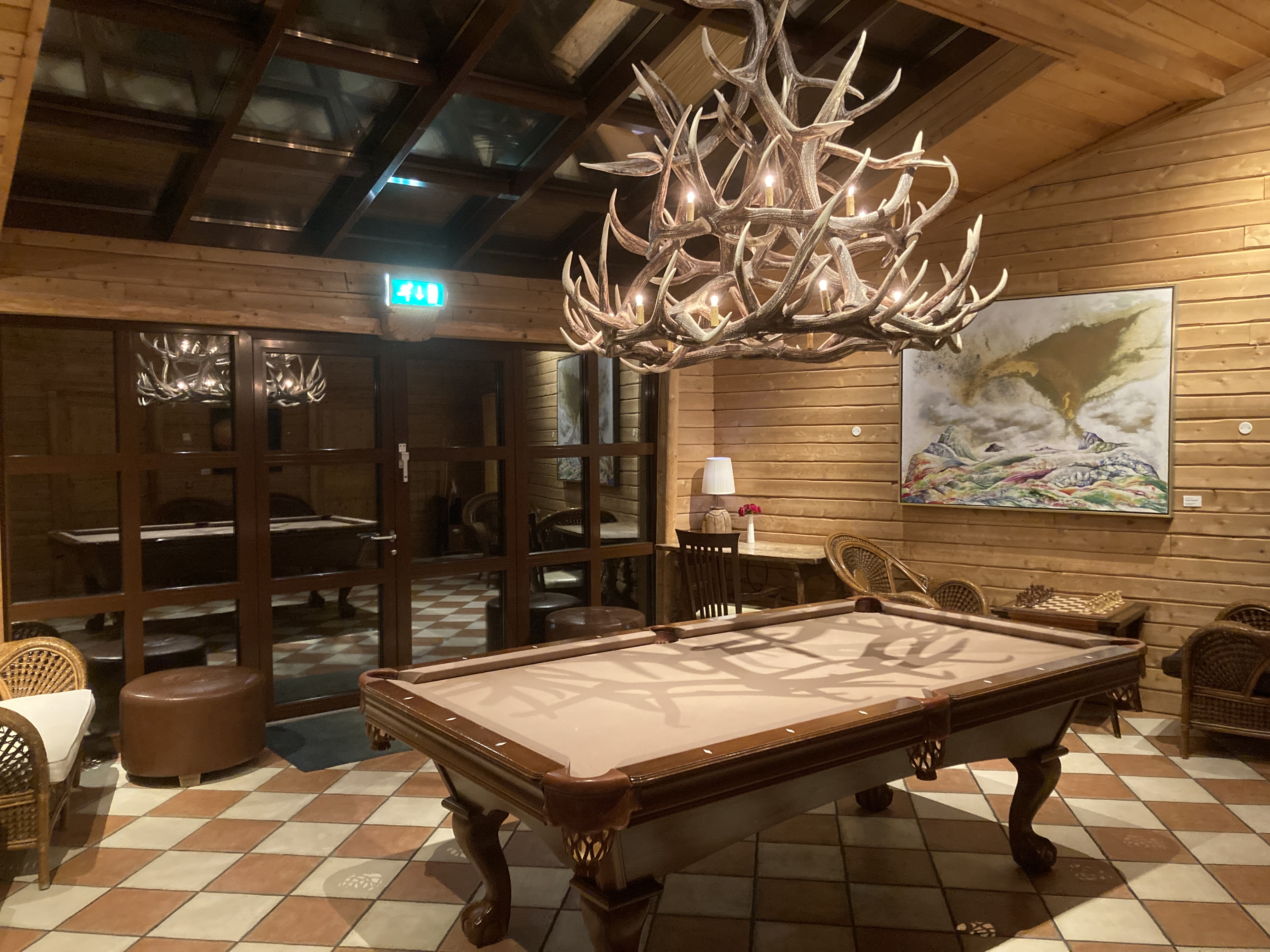 Hotel Ranga game room