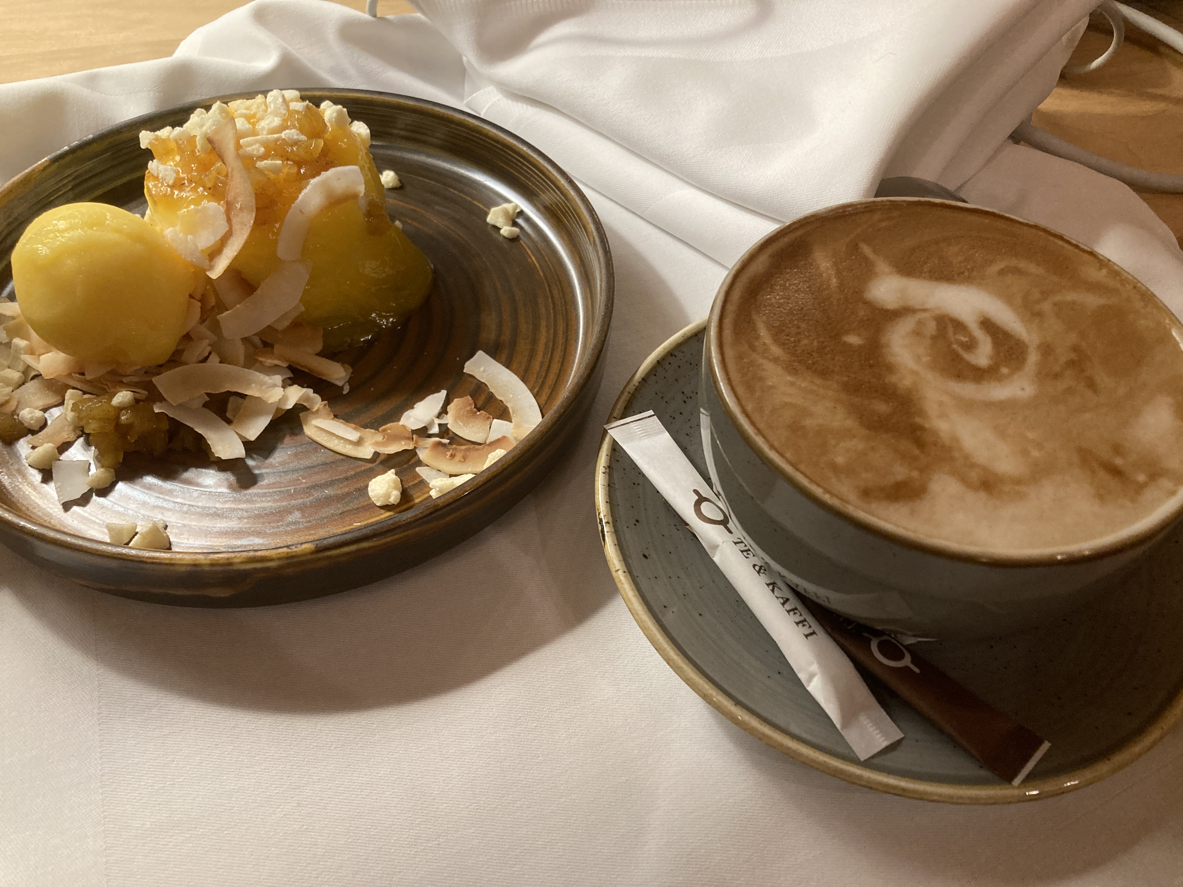 Hotel Ranga restaurant carrot cake latte