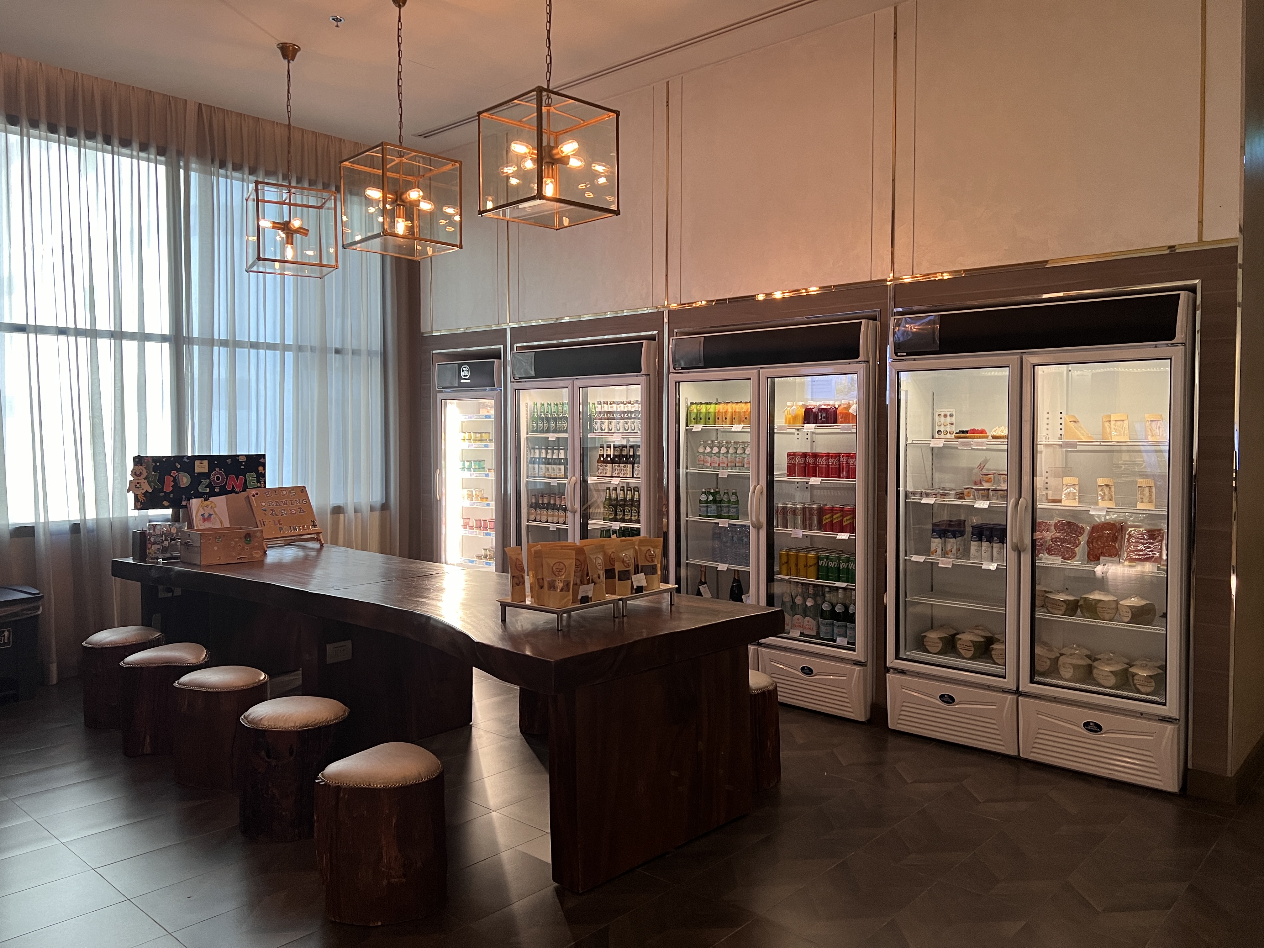 Hyatt Place Bangkok Sukhumvit lobby The Market