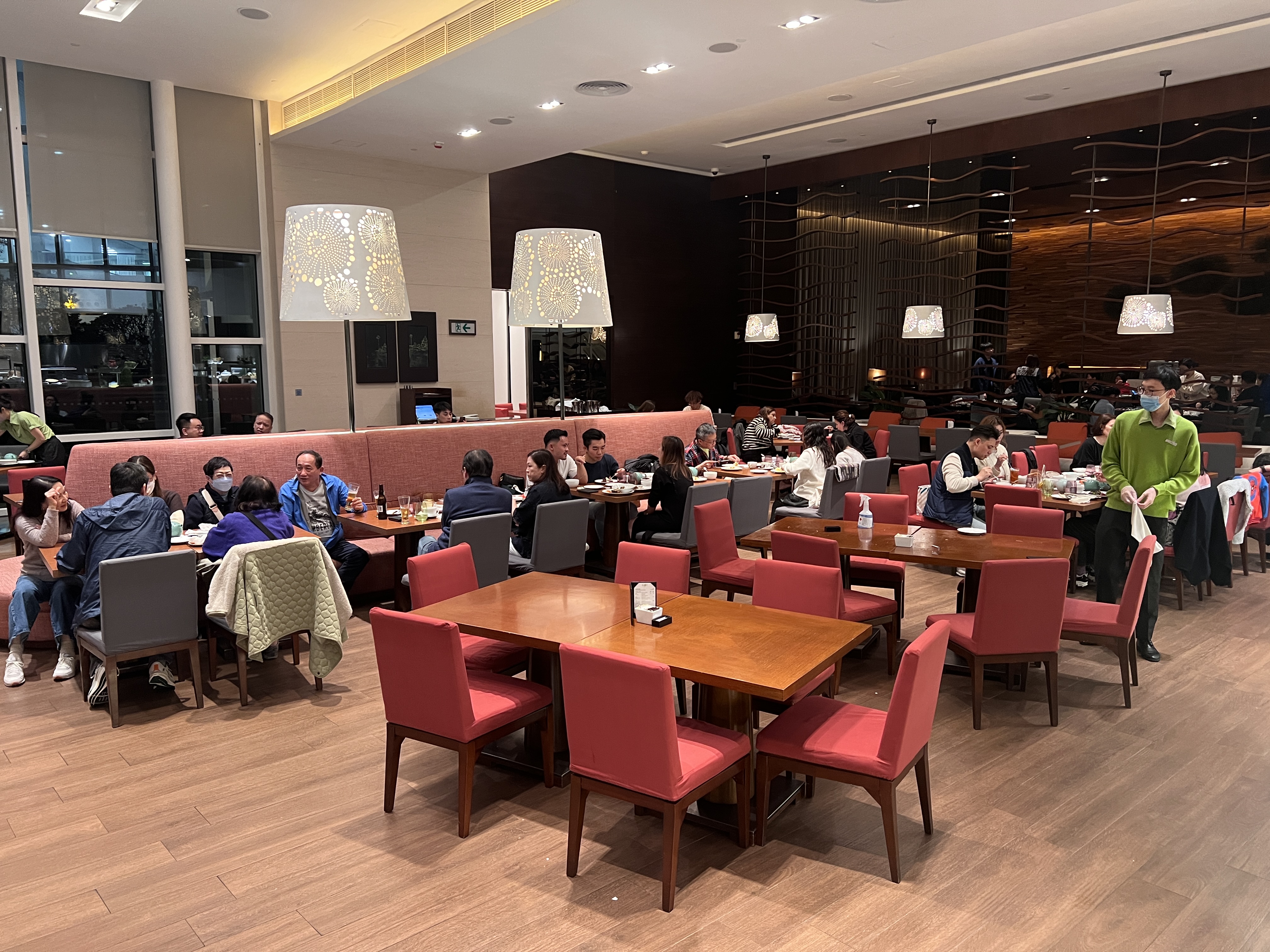 Hyatt Regency Hong Kong Sha Tin cafe seating area