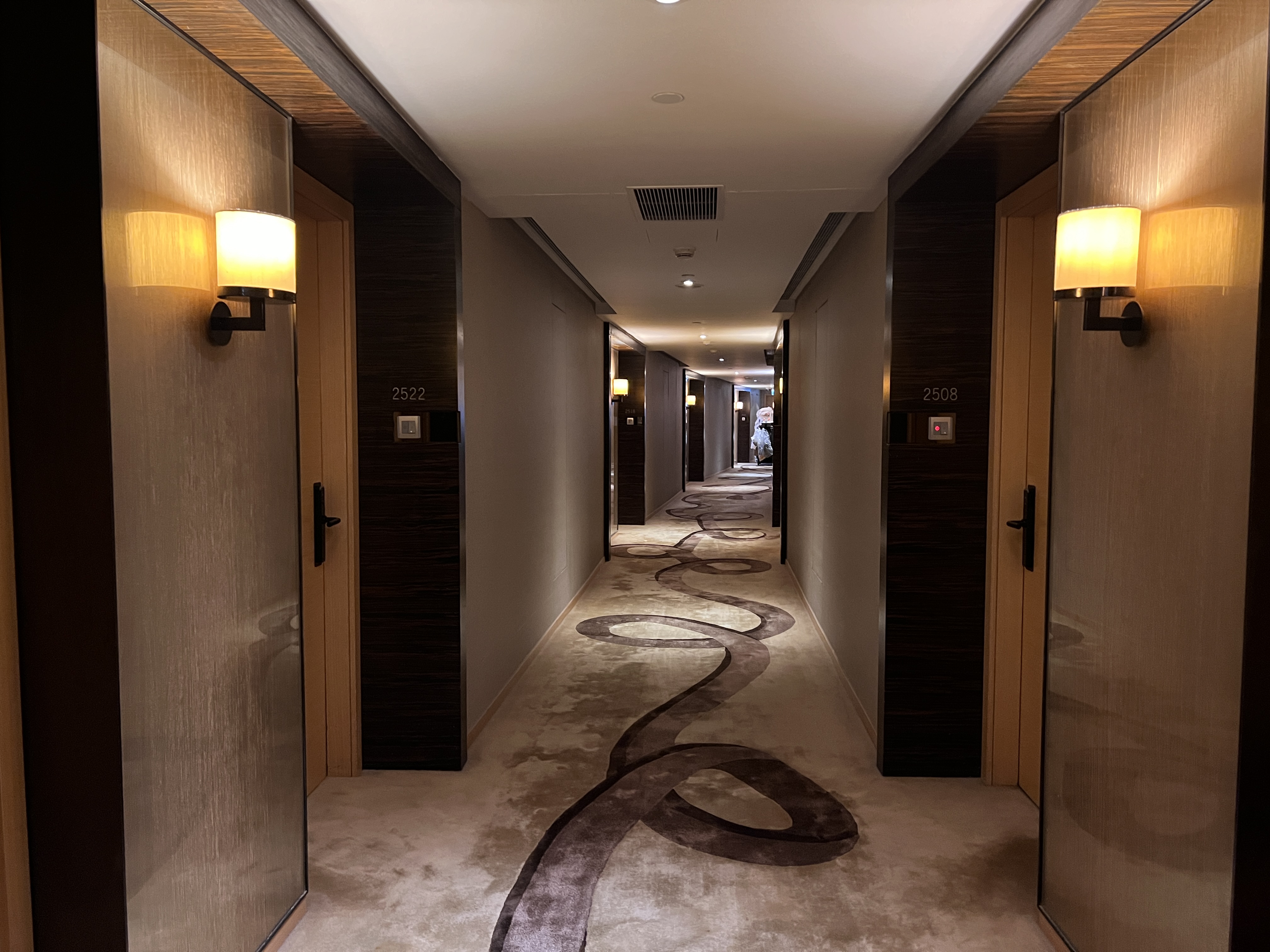 Hyatt Regency Hong Kong Sha Tin guest room hallway 