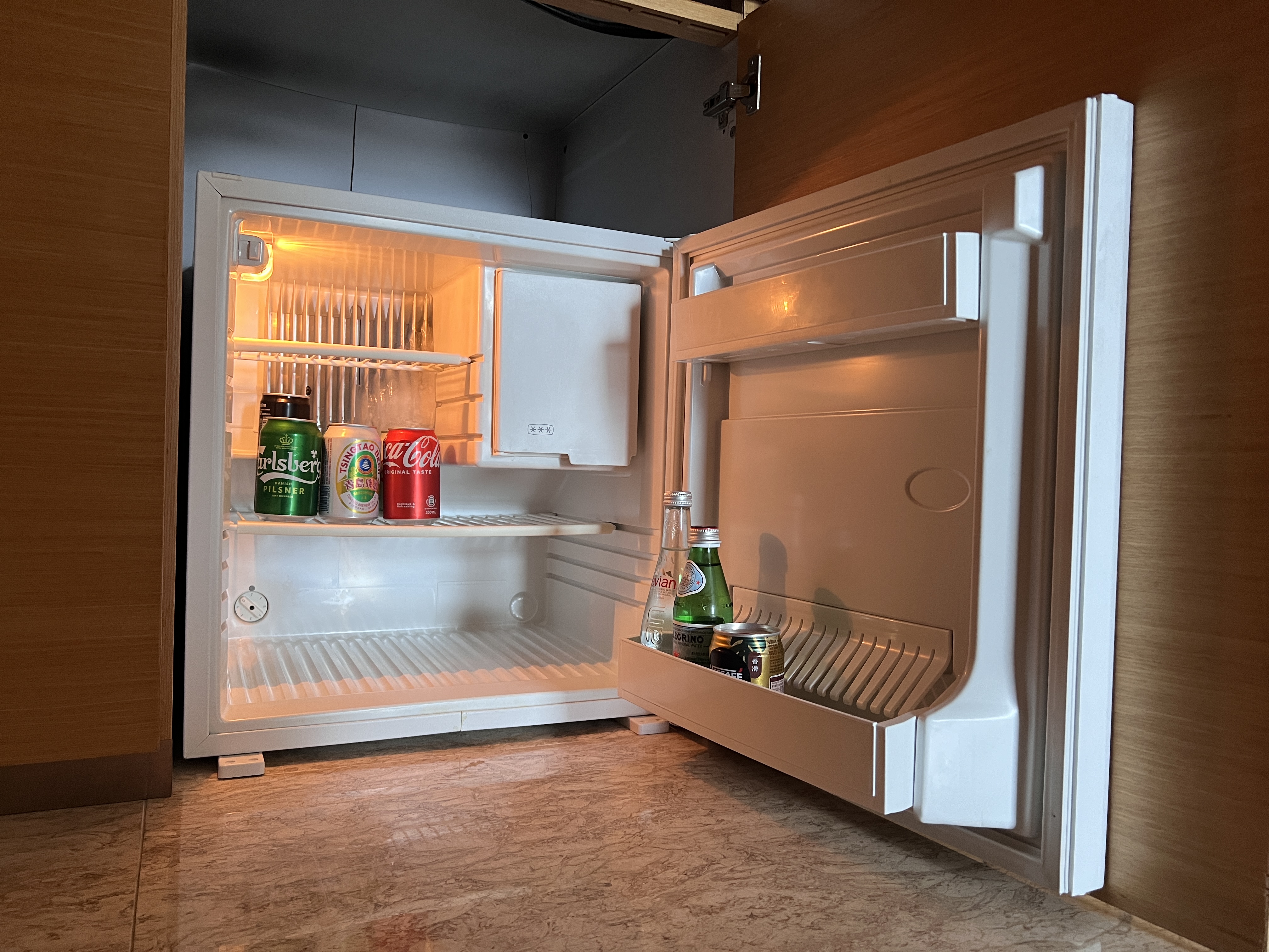 Hyatt Regency Hong Kong Sha Tin minibar and fridge