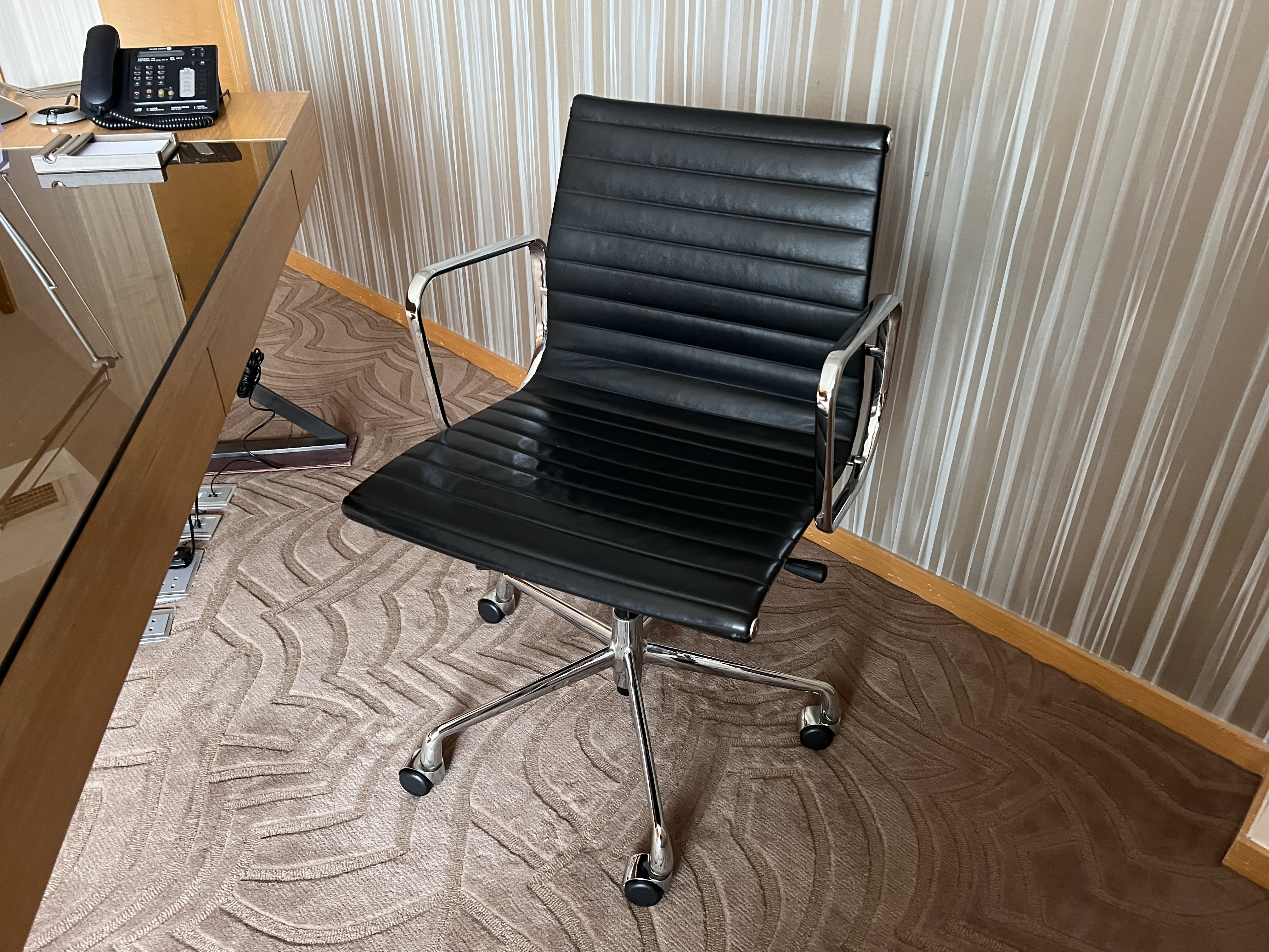 Hyatt Regency Hong Kong Sha Tin office chair