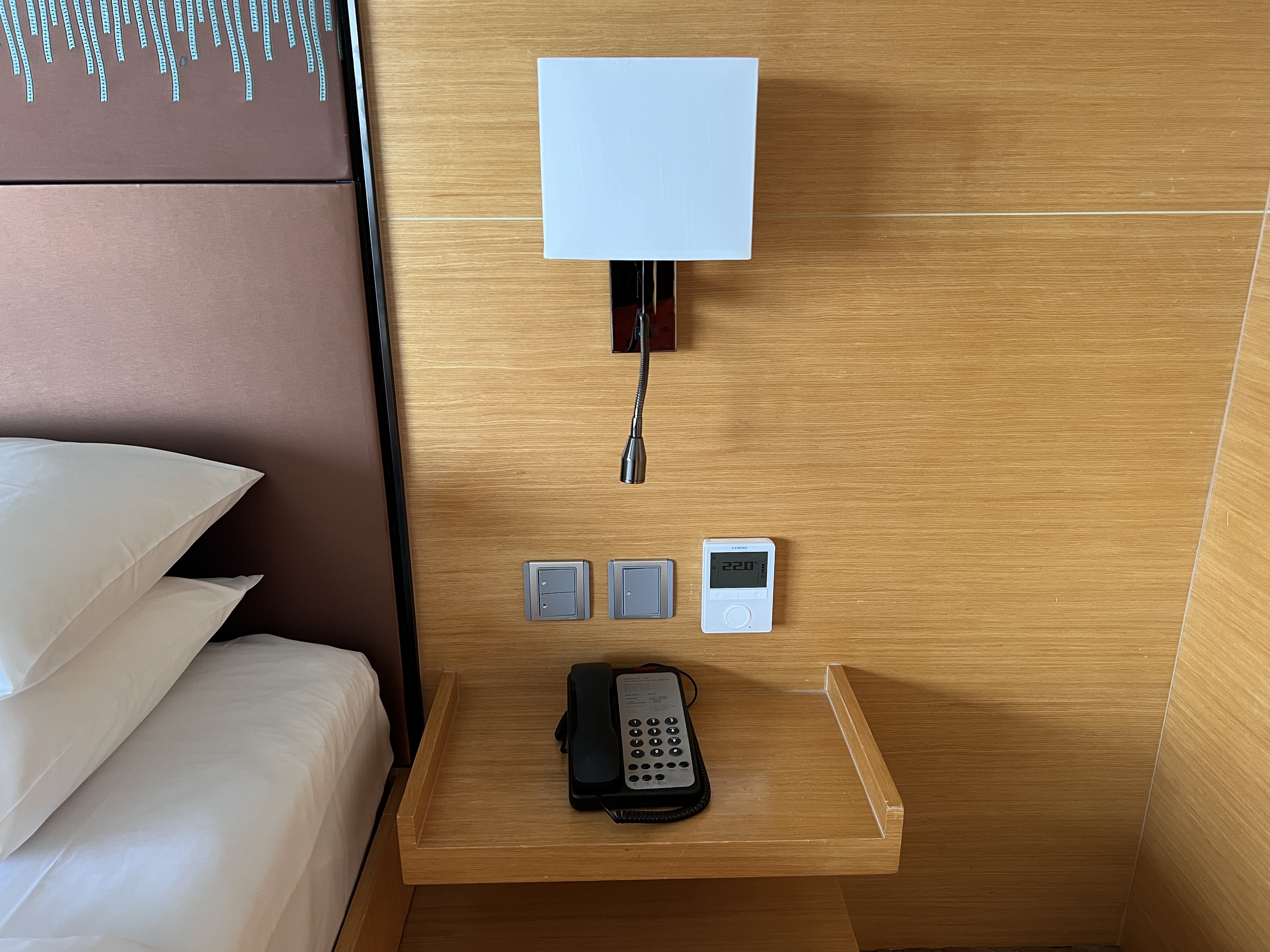 Hyatt Regency Hong Kong Sha Tin room phone