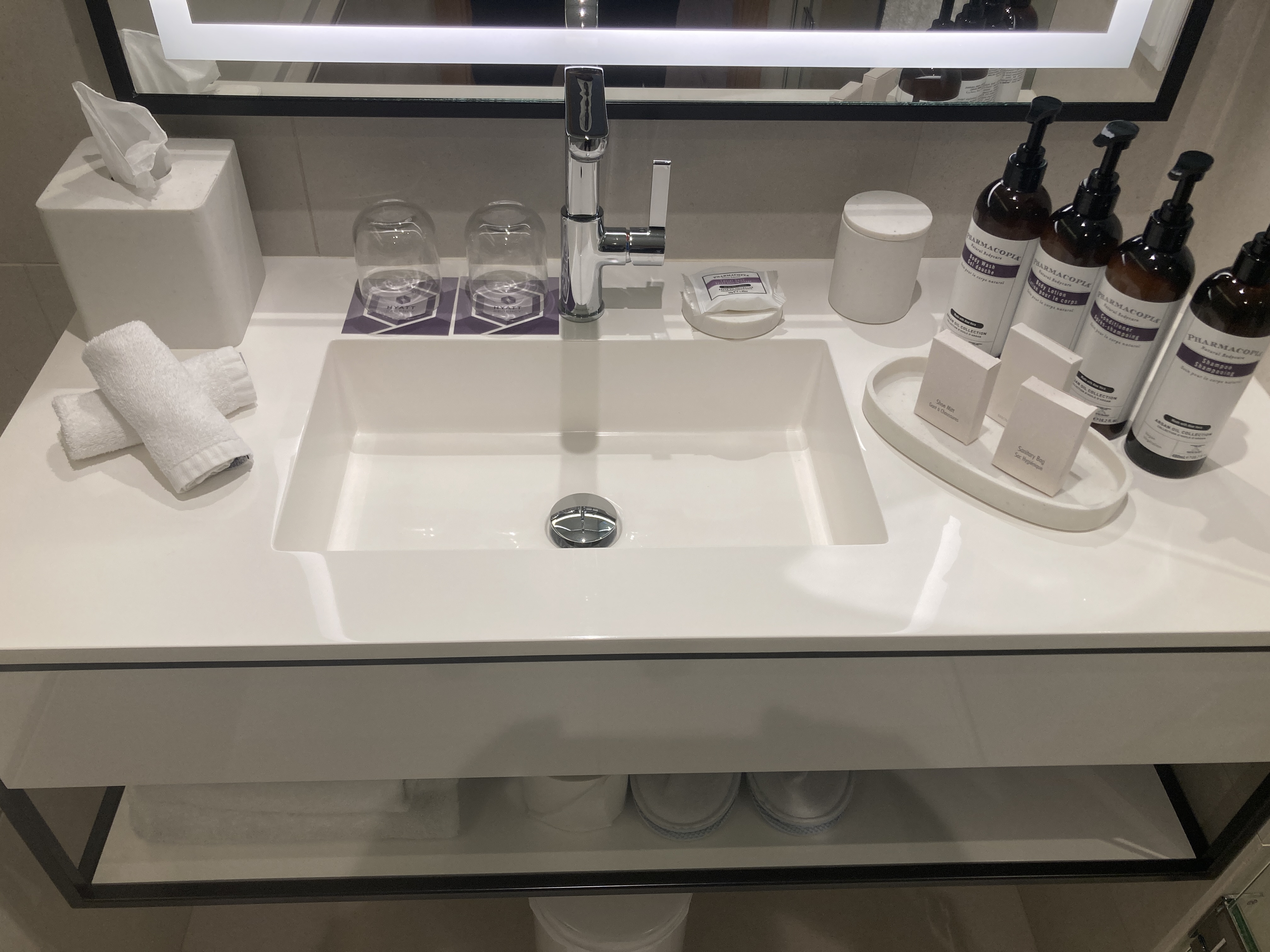Hyatt Regency Lisbon bathroom sink Hyatt Regency Lisbon bathroom sink