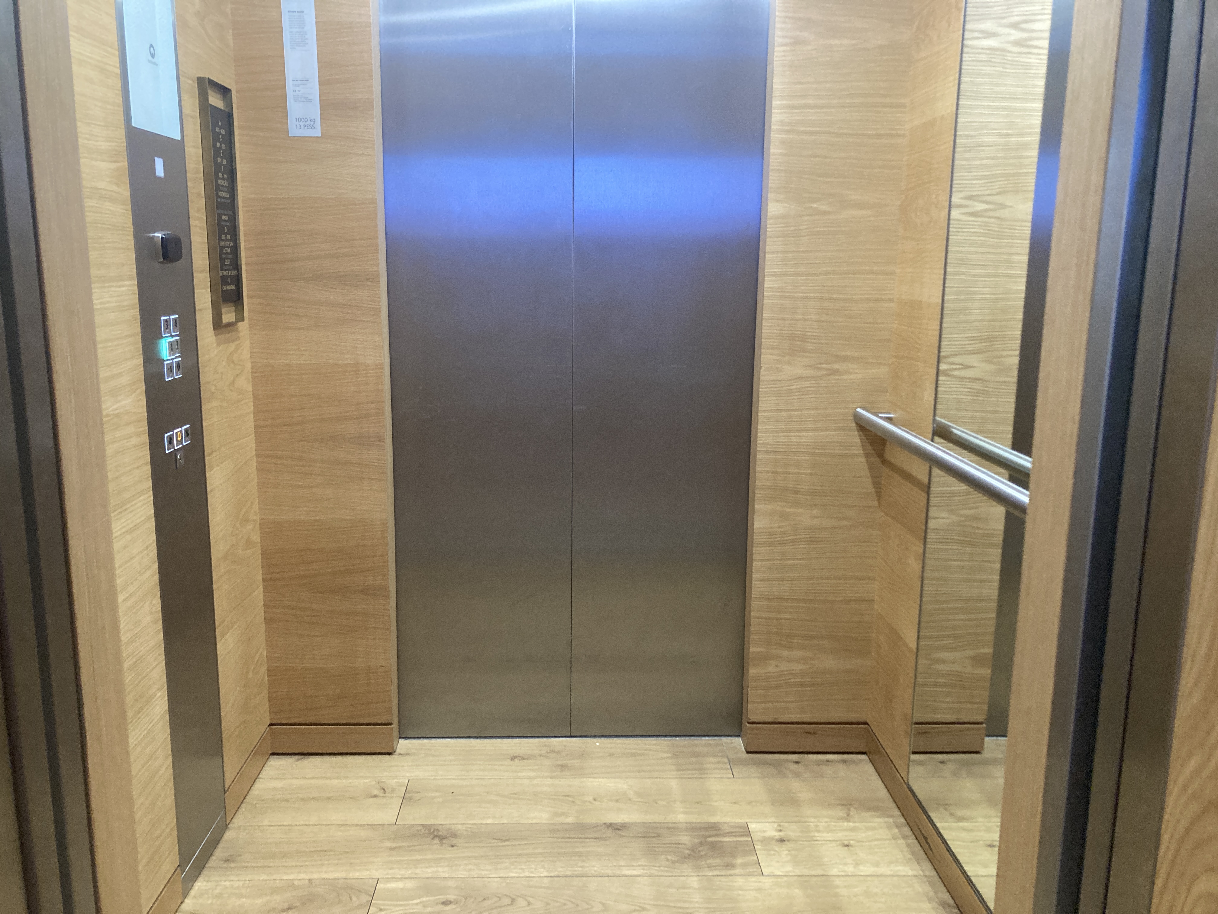 Hyatt Regency Lisbon elevator Hyatt Regency Lisbon elevator