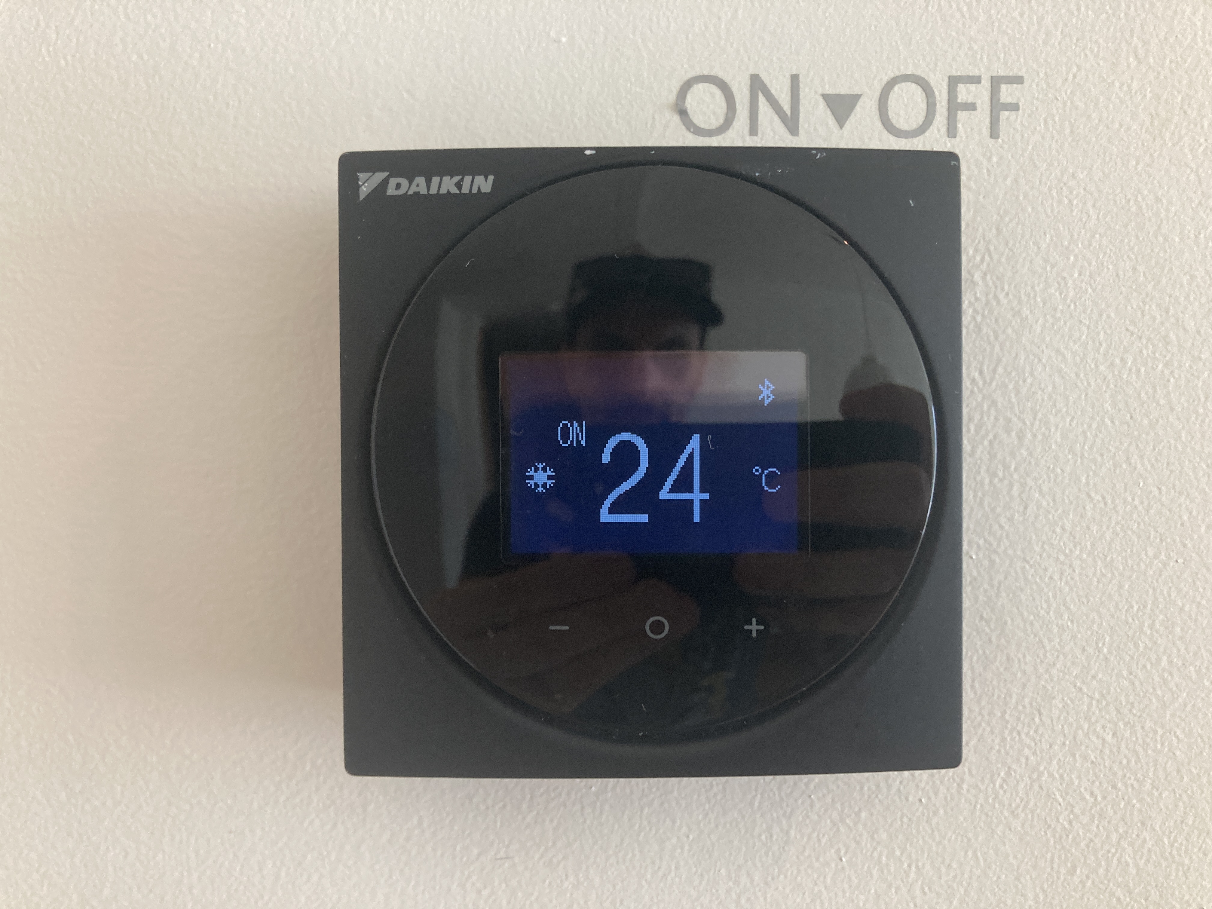Hyatt Regency Lisbon living room thermostat Hyatt Regency Lisbon living room thermostat