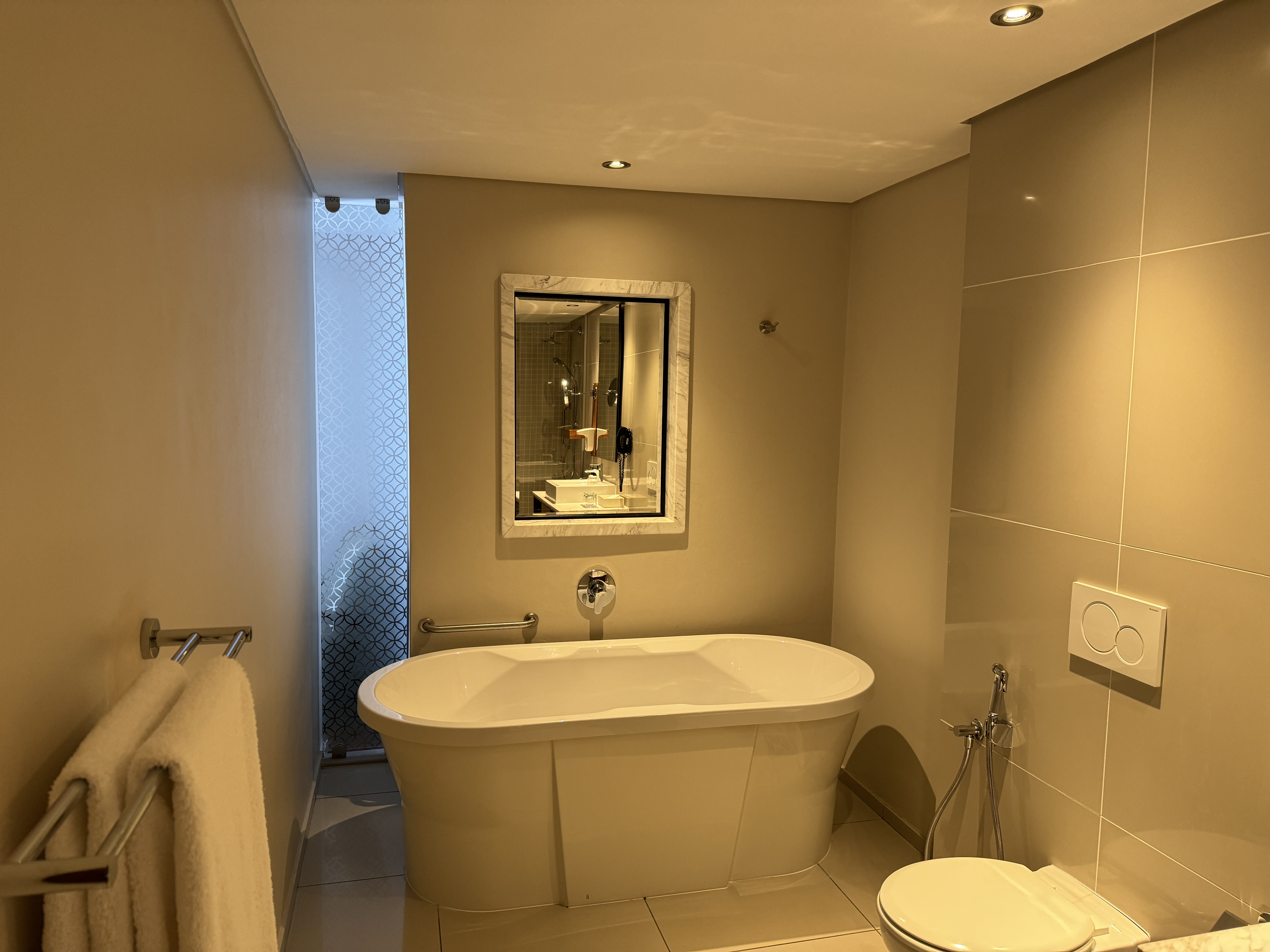 A photo of the free-standing backtub. A photo of the free-standing backtub.