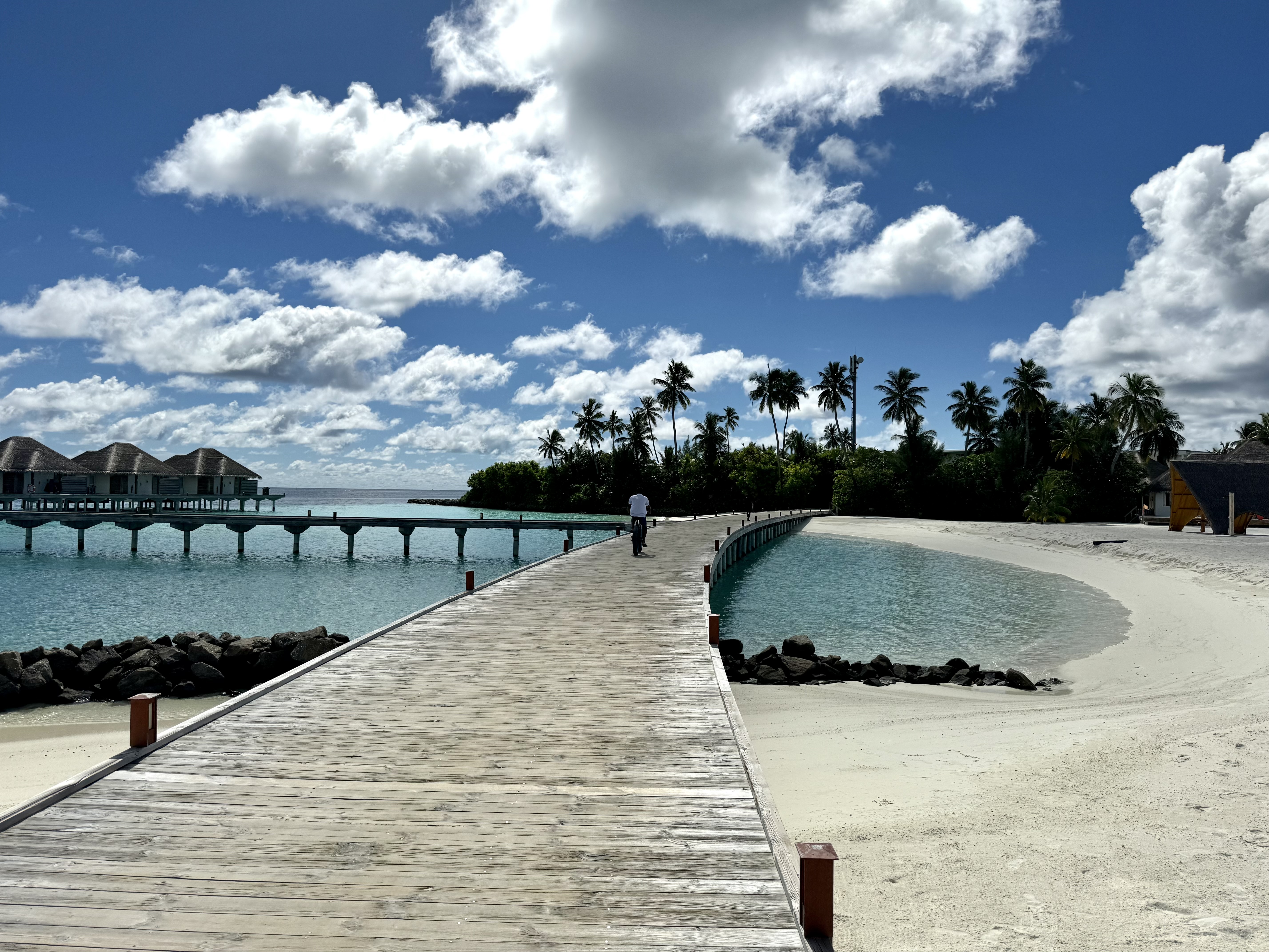 Iru Veli island