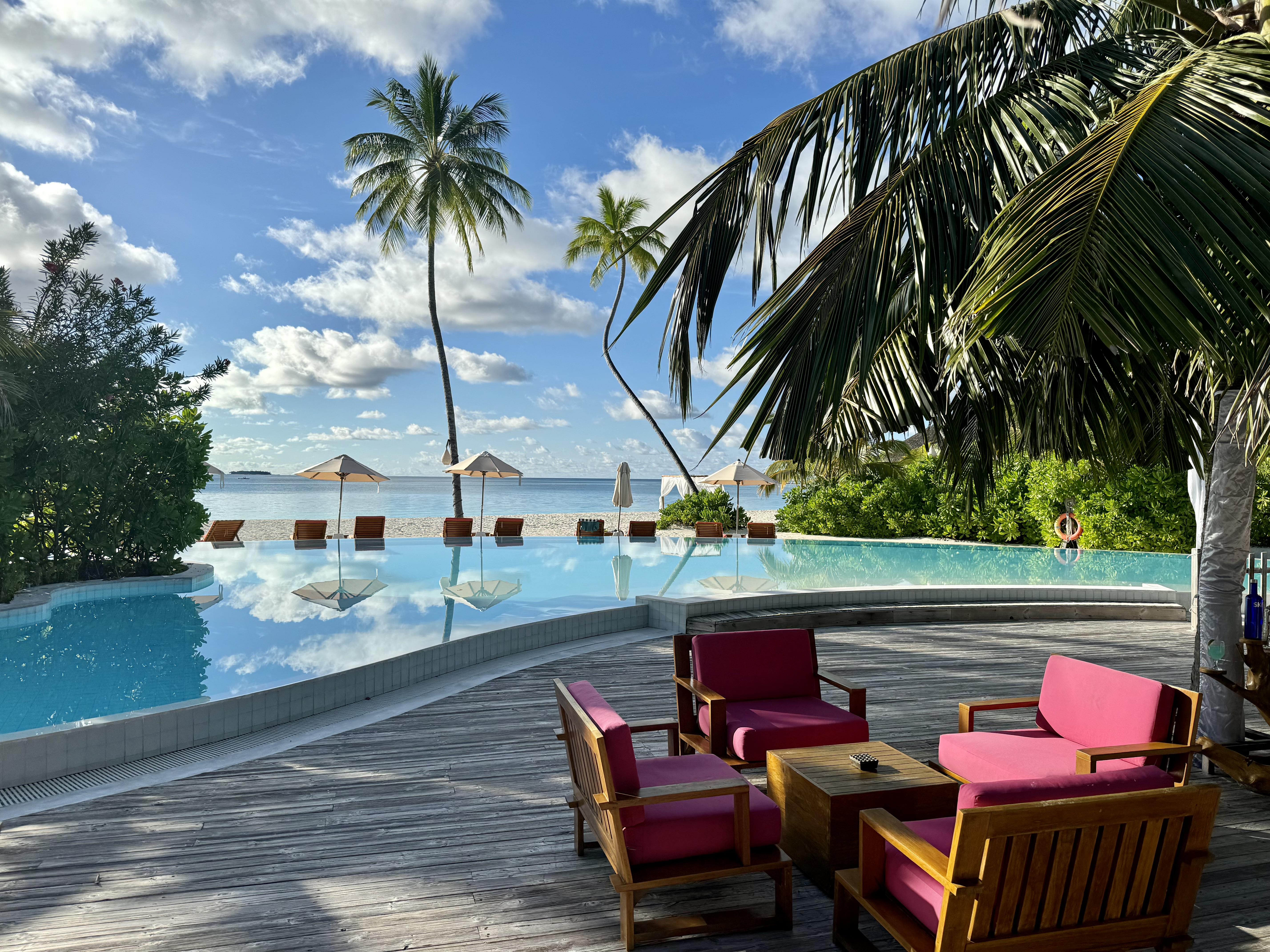Iru Veli pool and seating