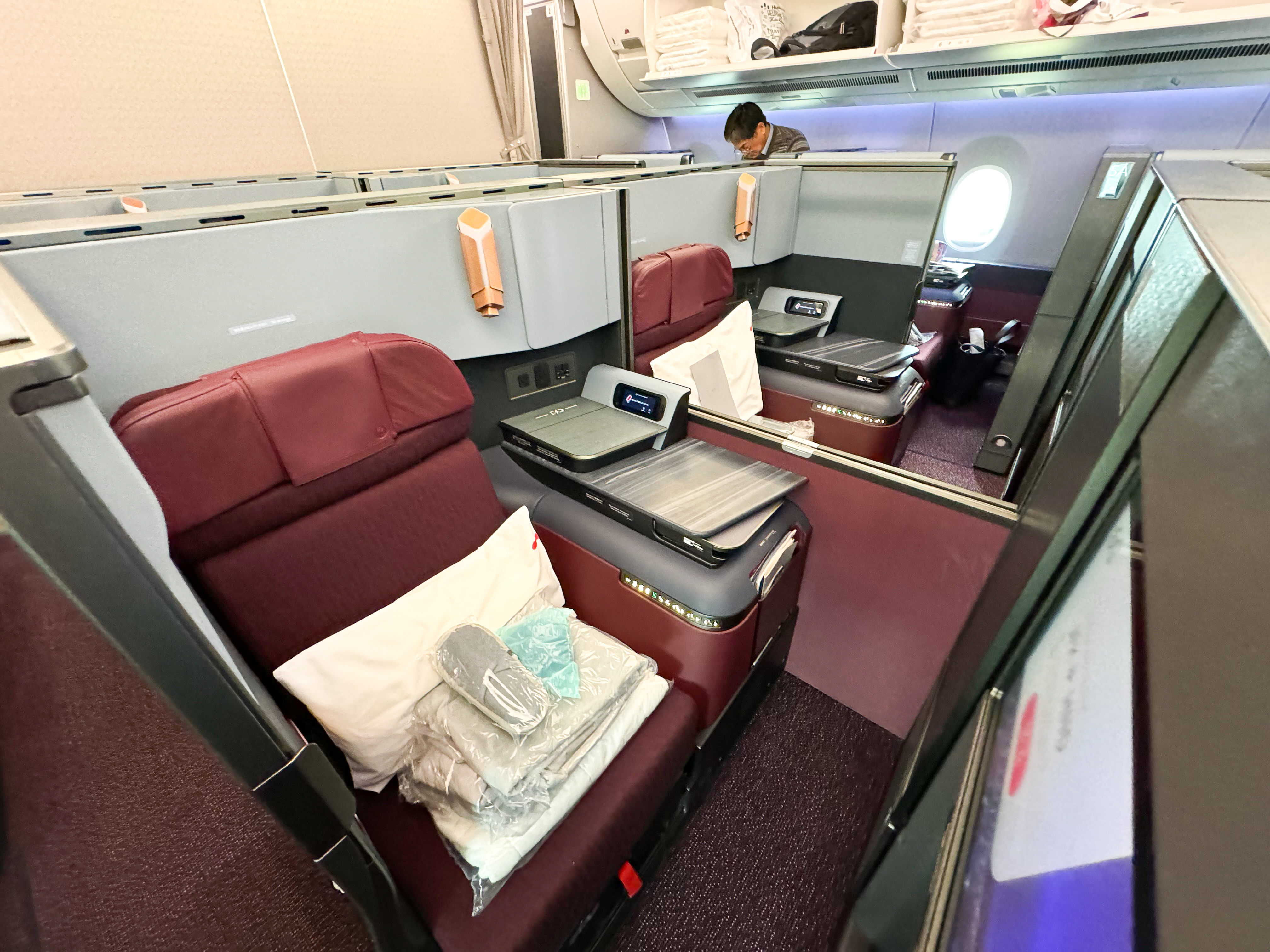Japan Airlines A350 1000 business middle seats Japan Airlines A350 1000 business middle seats