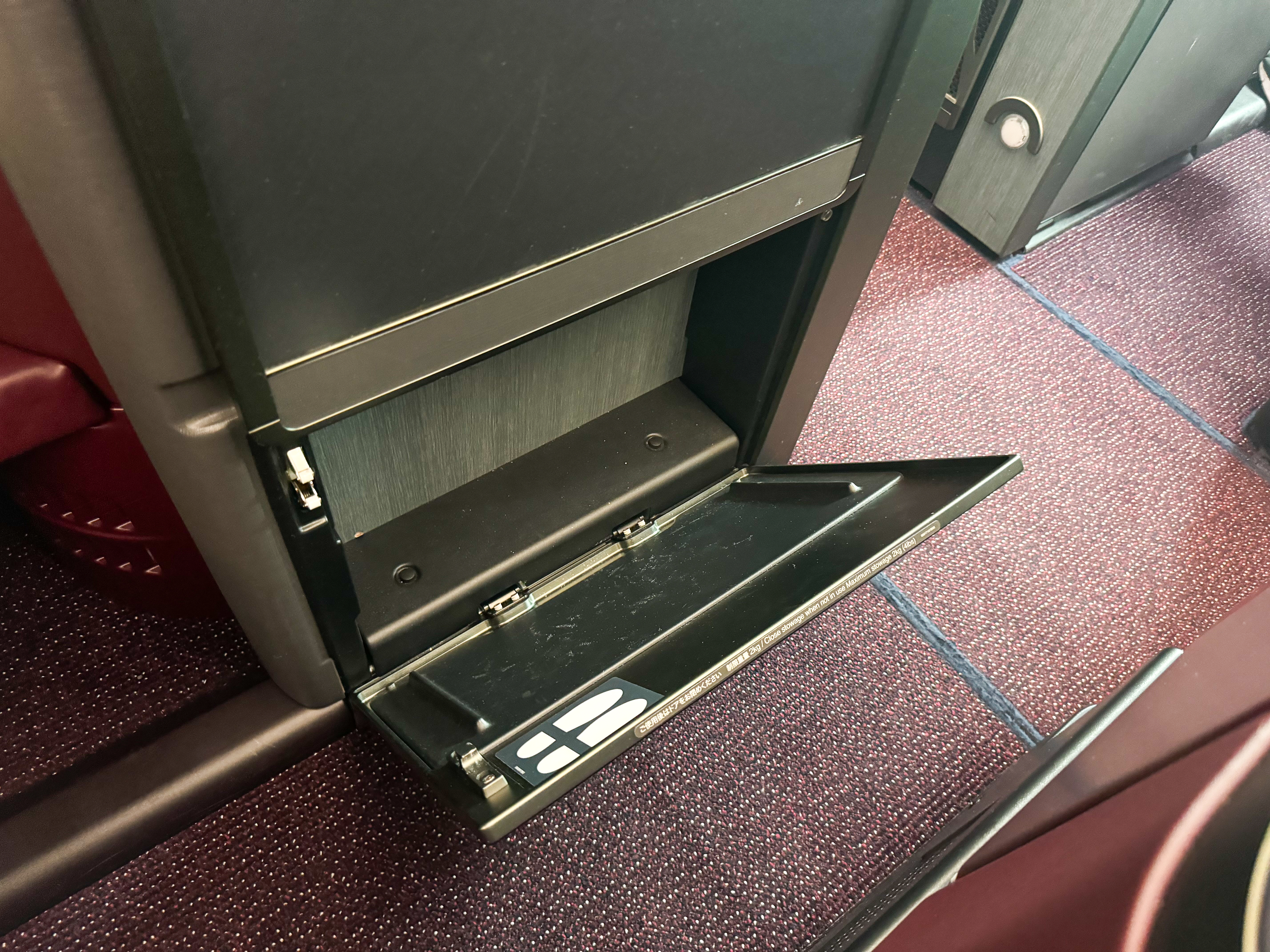 Japan Airlines A350 1000 business show storage Japan Airlines A350 1000 business show storage