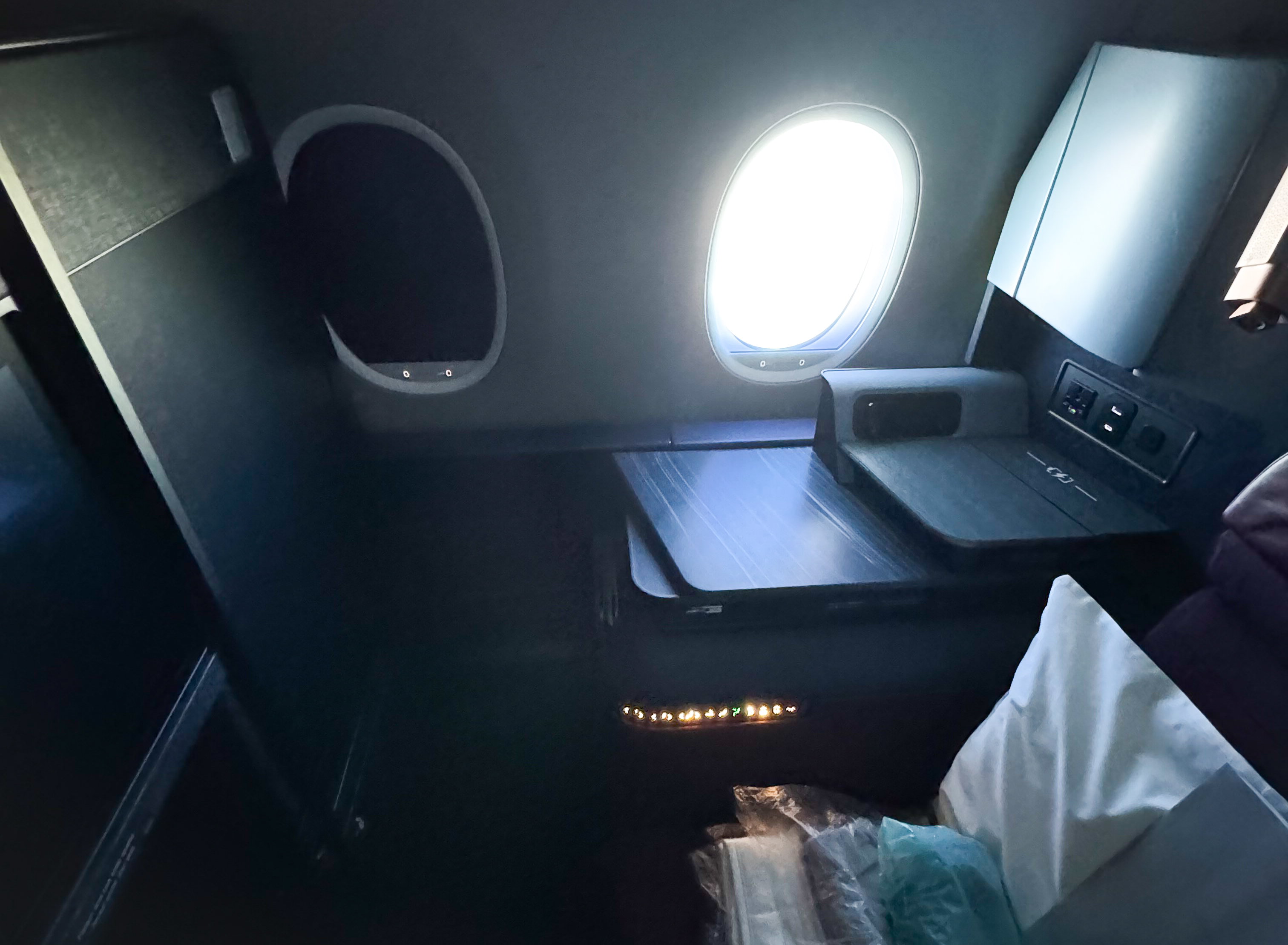 Japan Airlines A350 1000 business windows Japan Airlines A350 1000 business windows