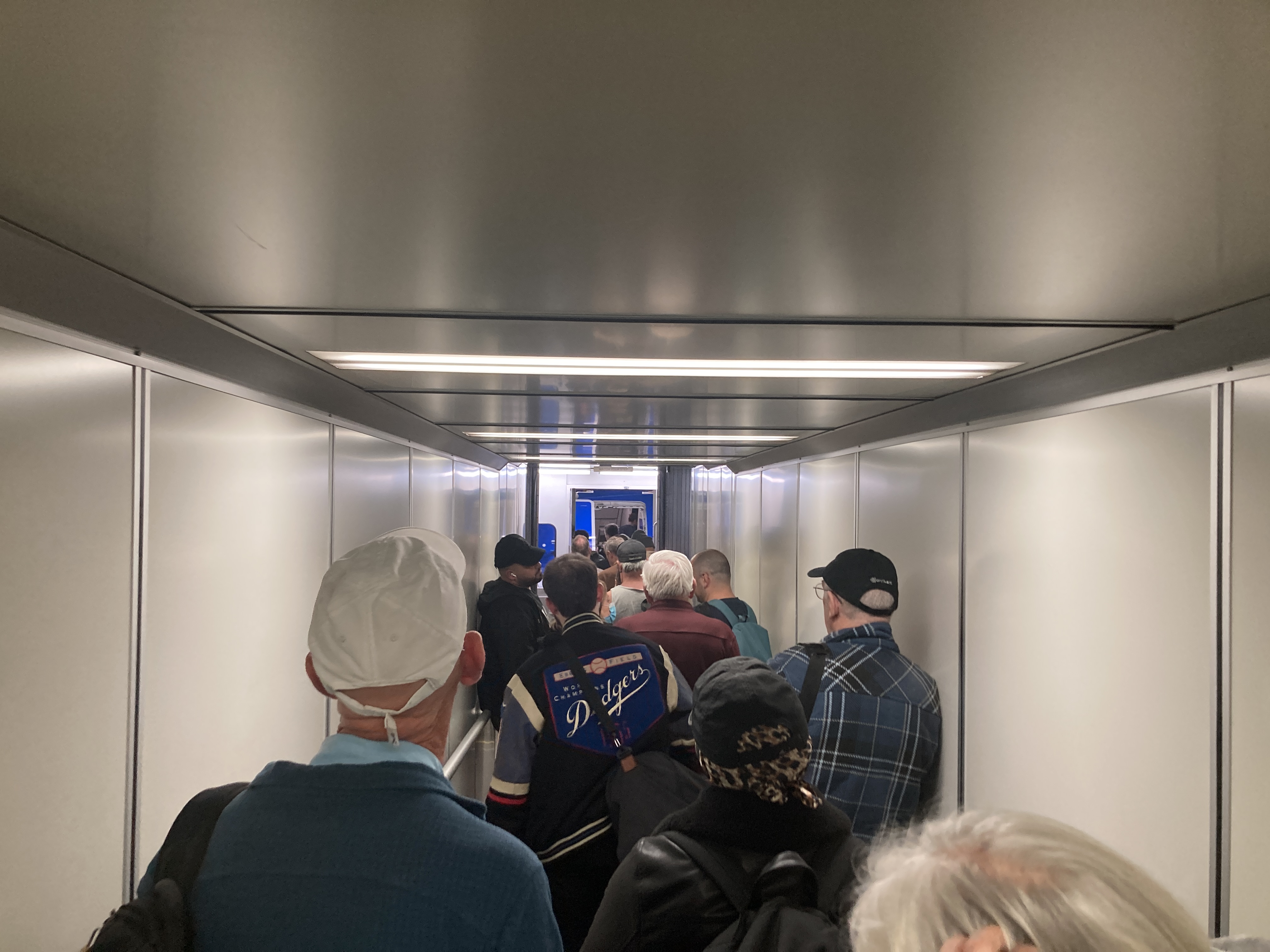 JetBlue boarding 2nd attempt stuck in jetbridge JetBlue boarding 2nd attempt stuck in jetbridge